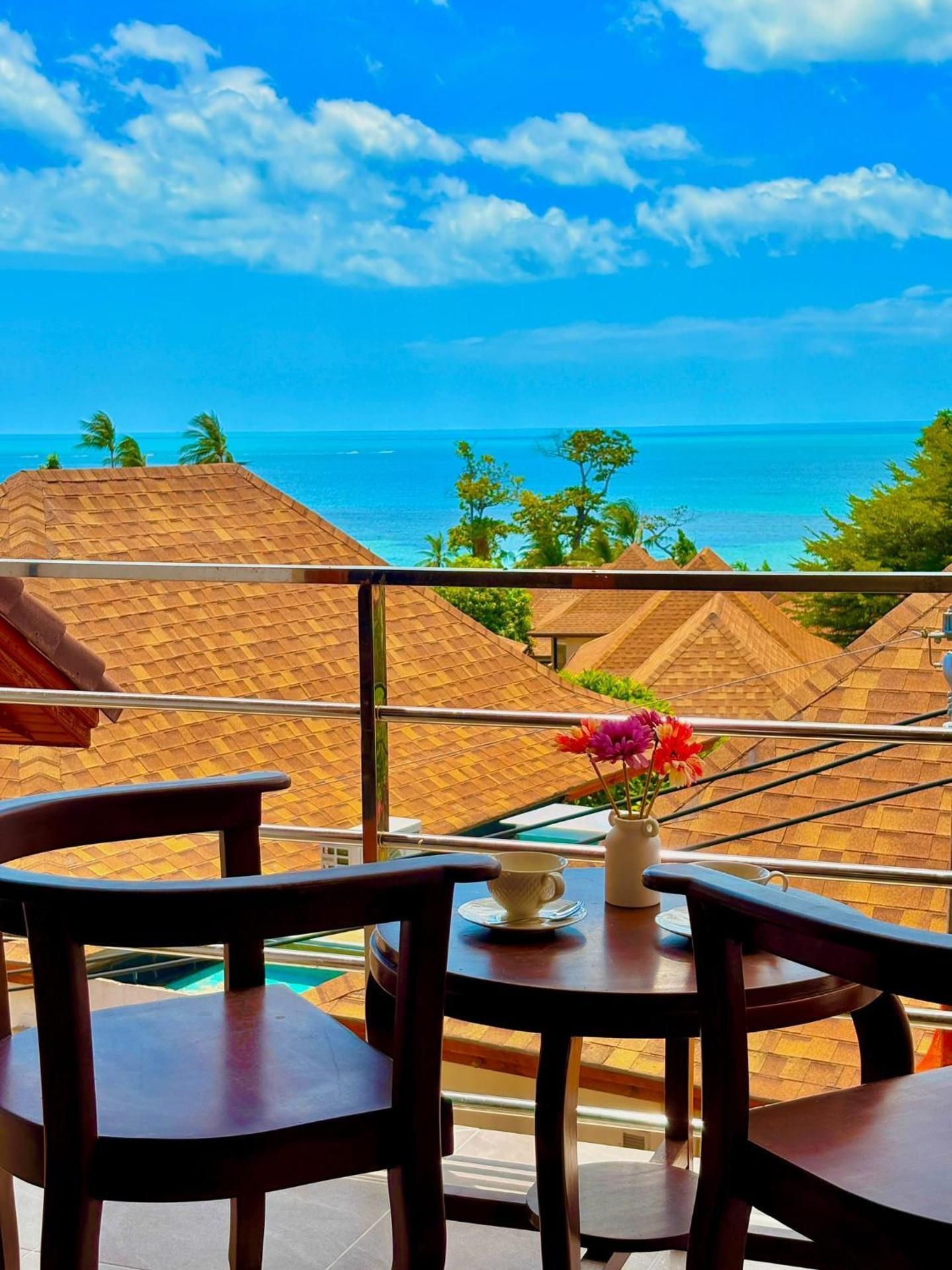 Lavoe Boutique Hotel Suite with Sea View 2