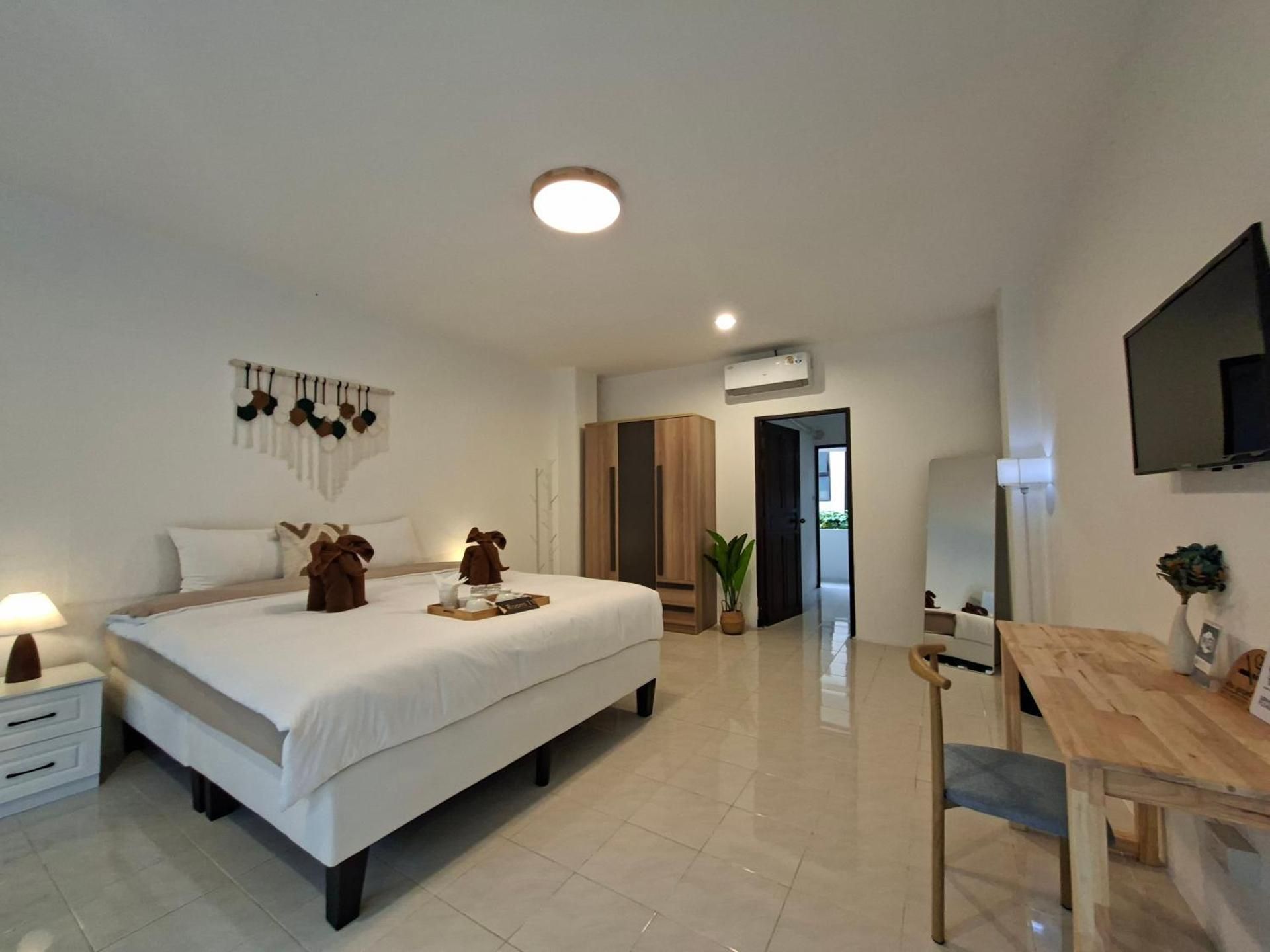 Lavoe Boutique Hotel Economy Double Room 2