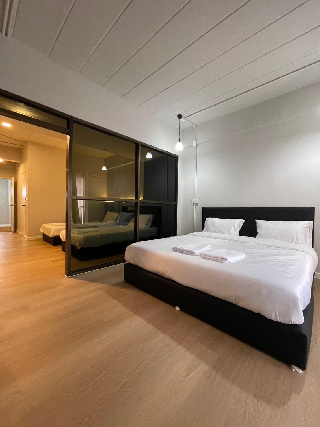 โรงแรม B24 HOSTEL 2 Bedroom Deluxe