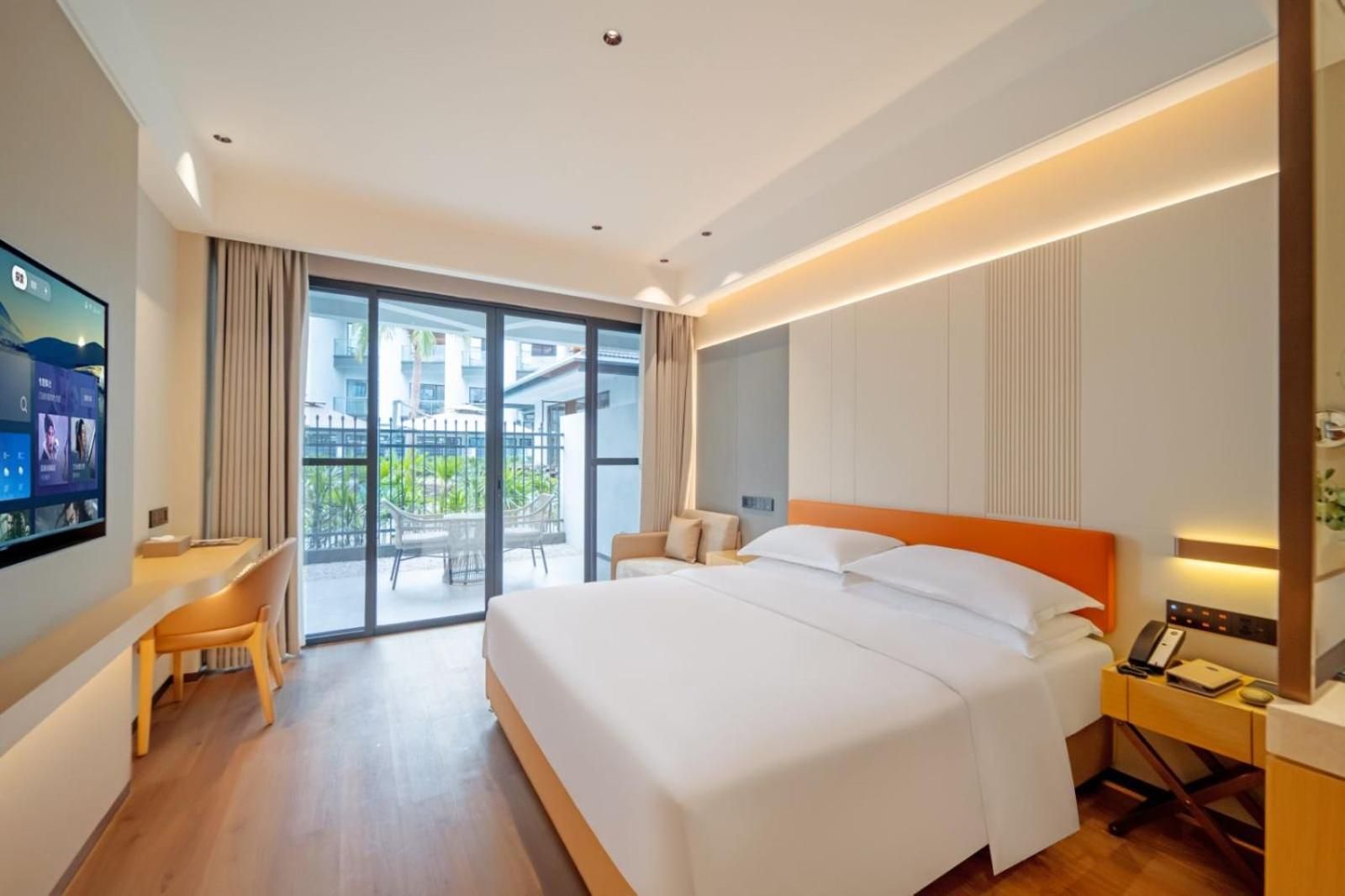 Queen Room with Garden View