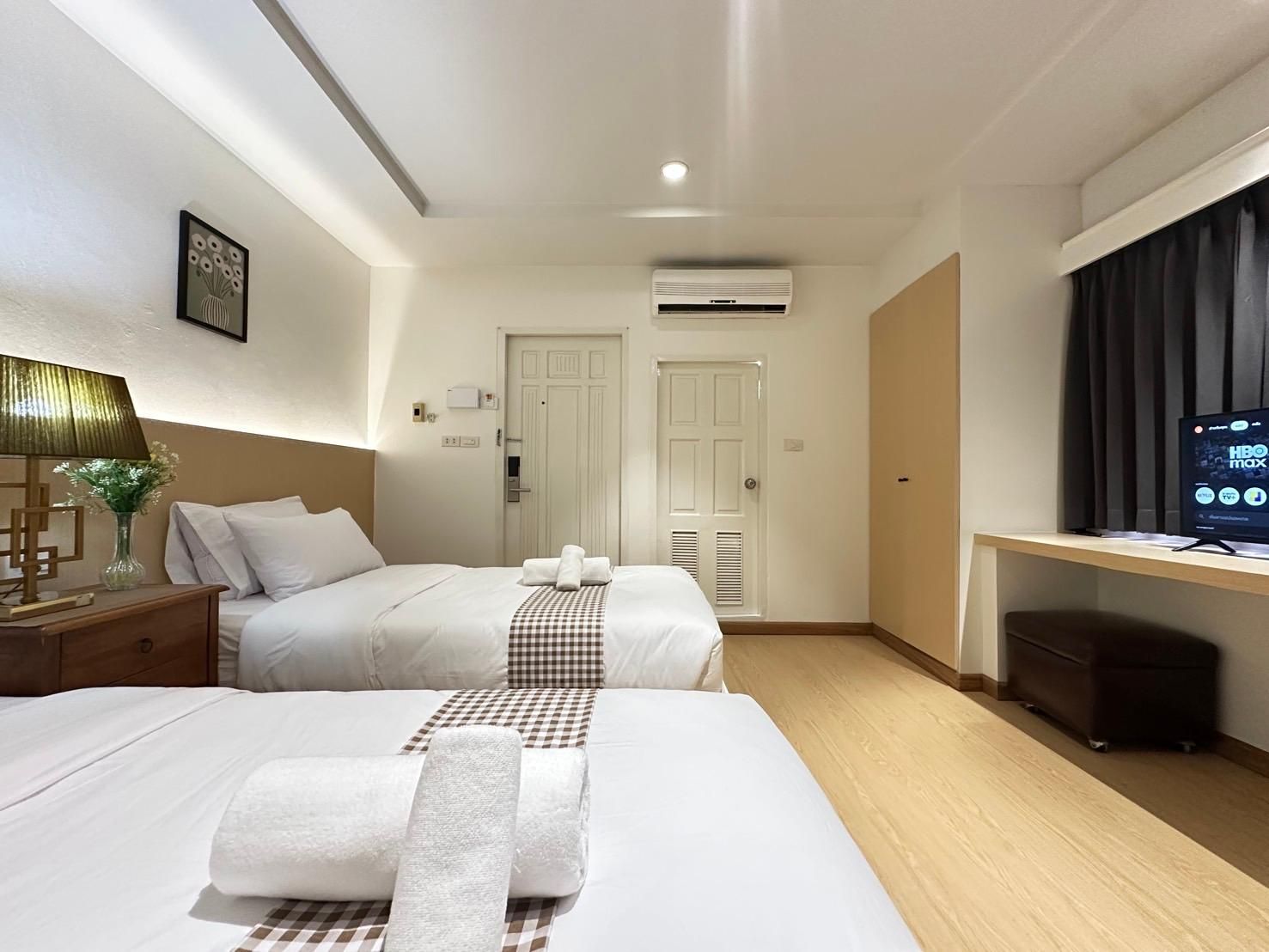 Standard Twin - 2 Single Beds