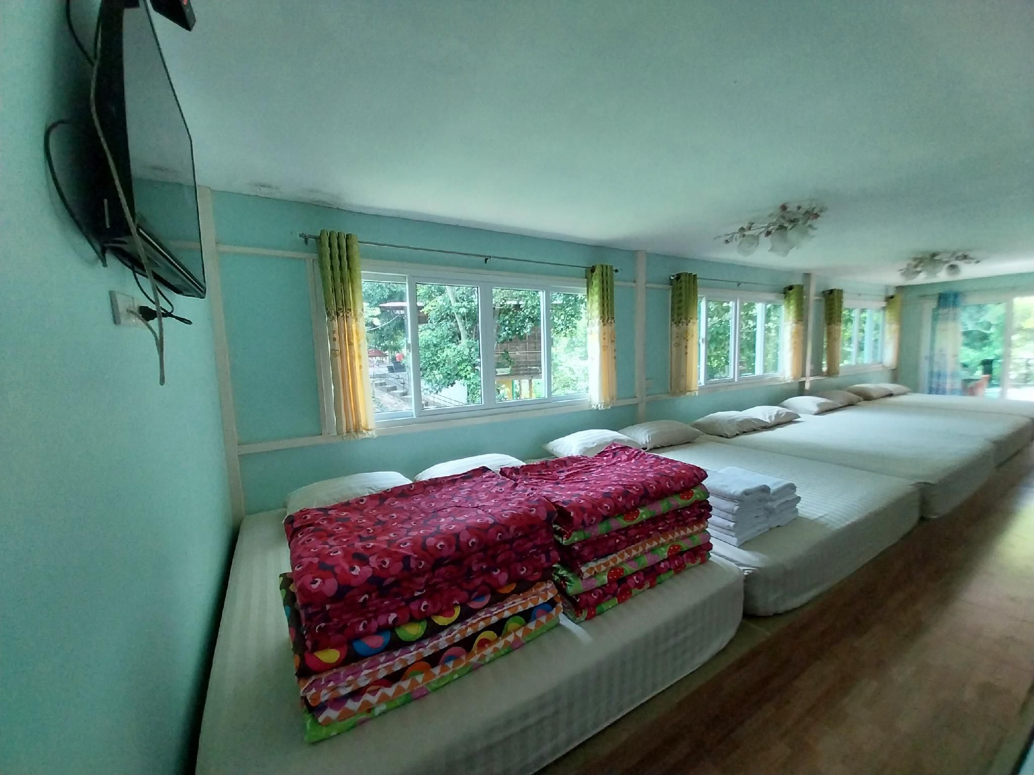 Bamboo River House Kaengkrachan  Family Room for 14 People