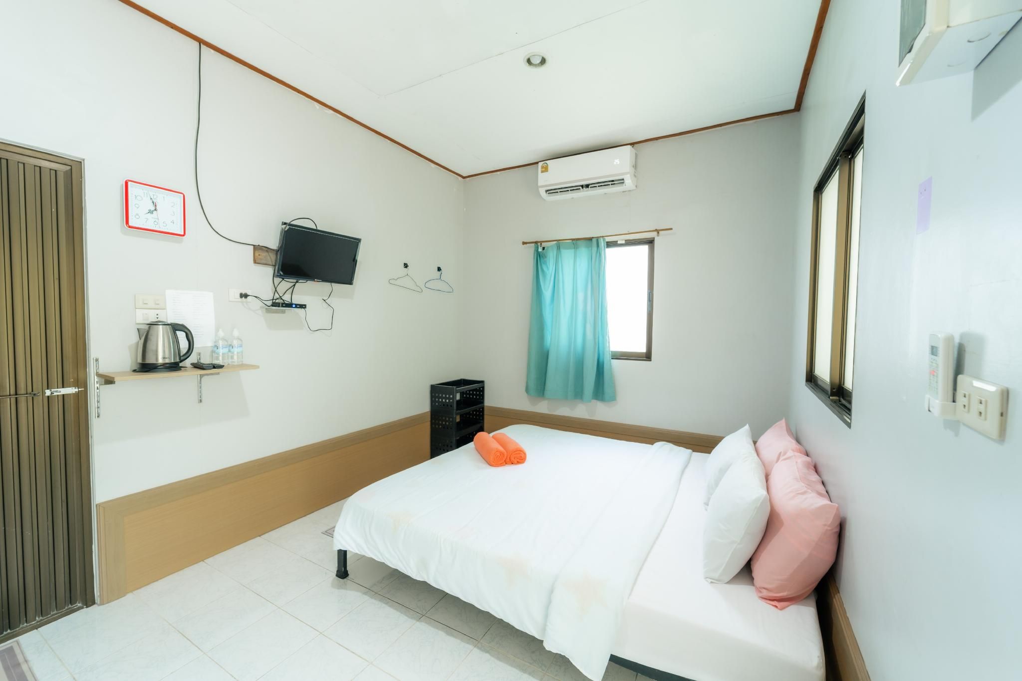 Standard - 1 Double Bed with River View