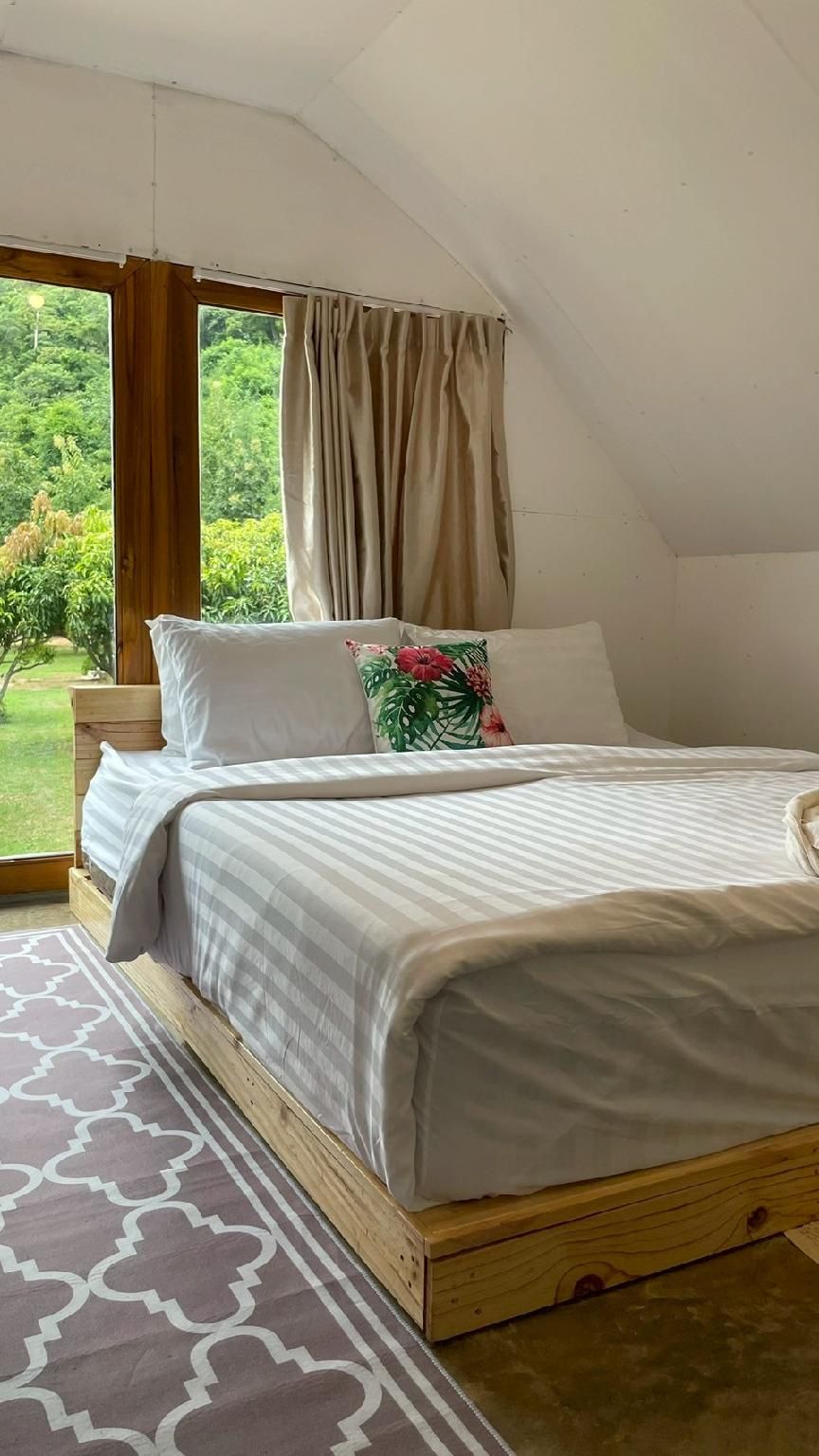 King Bed - Non-Smoking