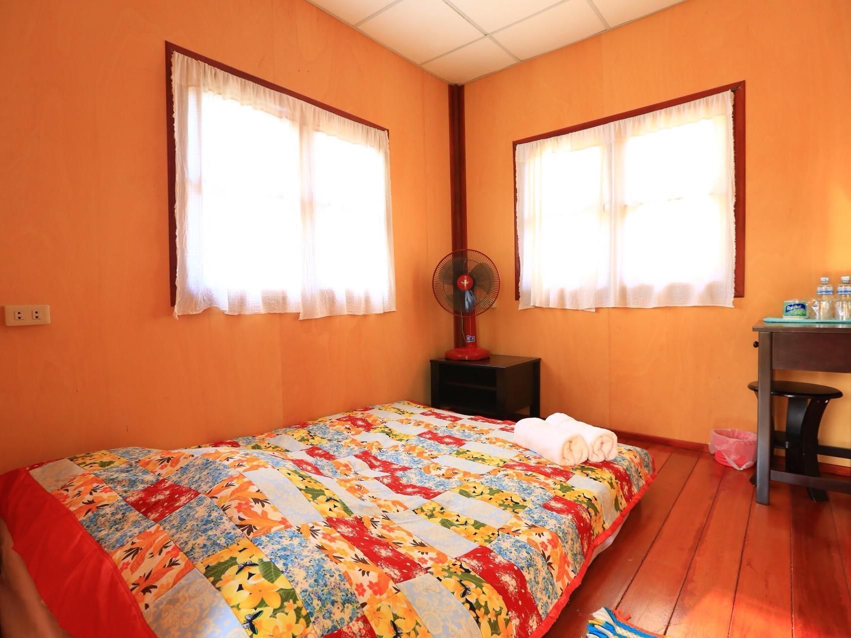 Standard - 1 Bed Queen Non-Smoking