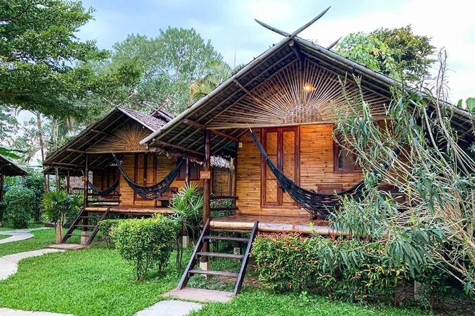 Bamboo Cottage with Air Condition