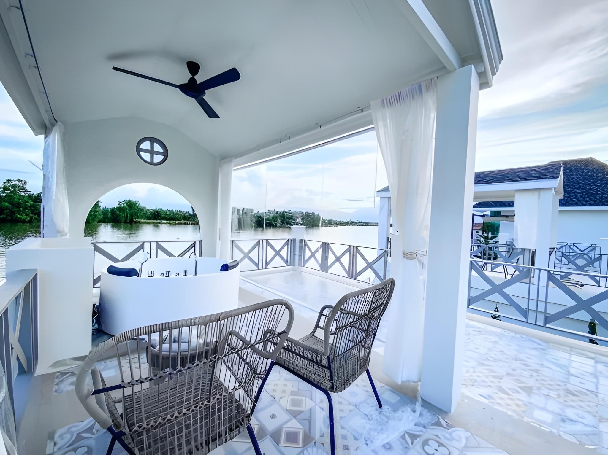 Prima Amphawa Villa with King Bed 2