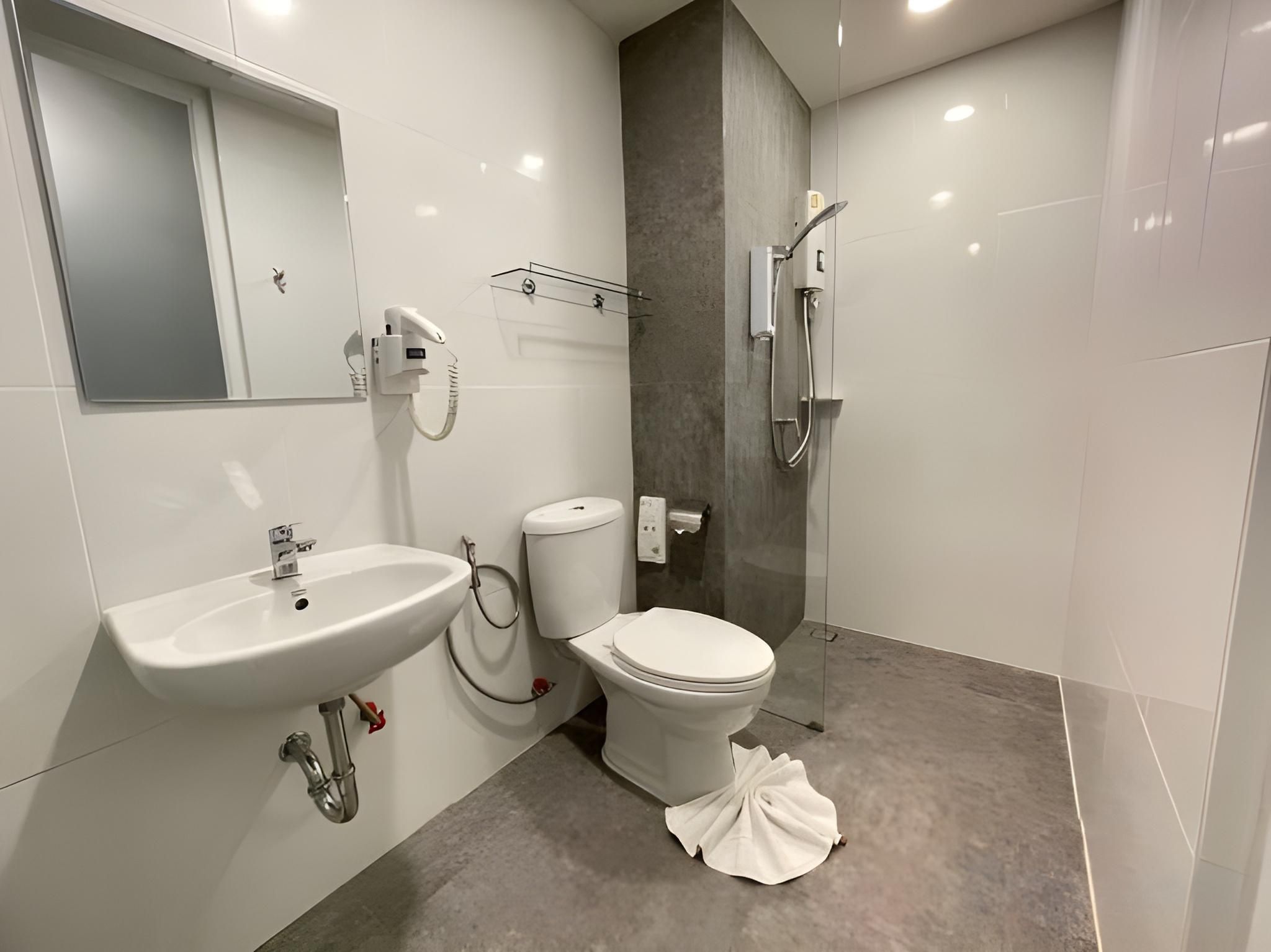 One Budget Hotel Chiangrai Chiangsaen River View Room with Balcony 3