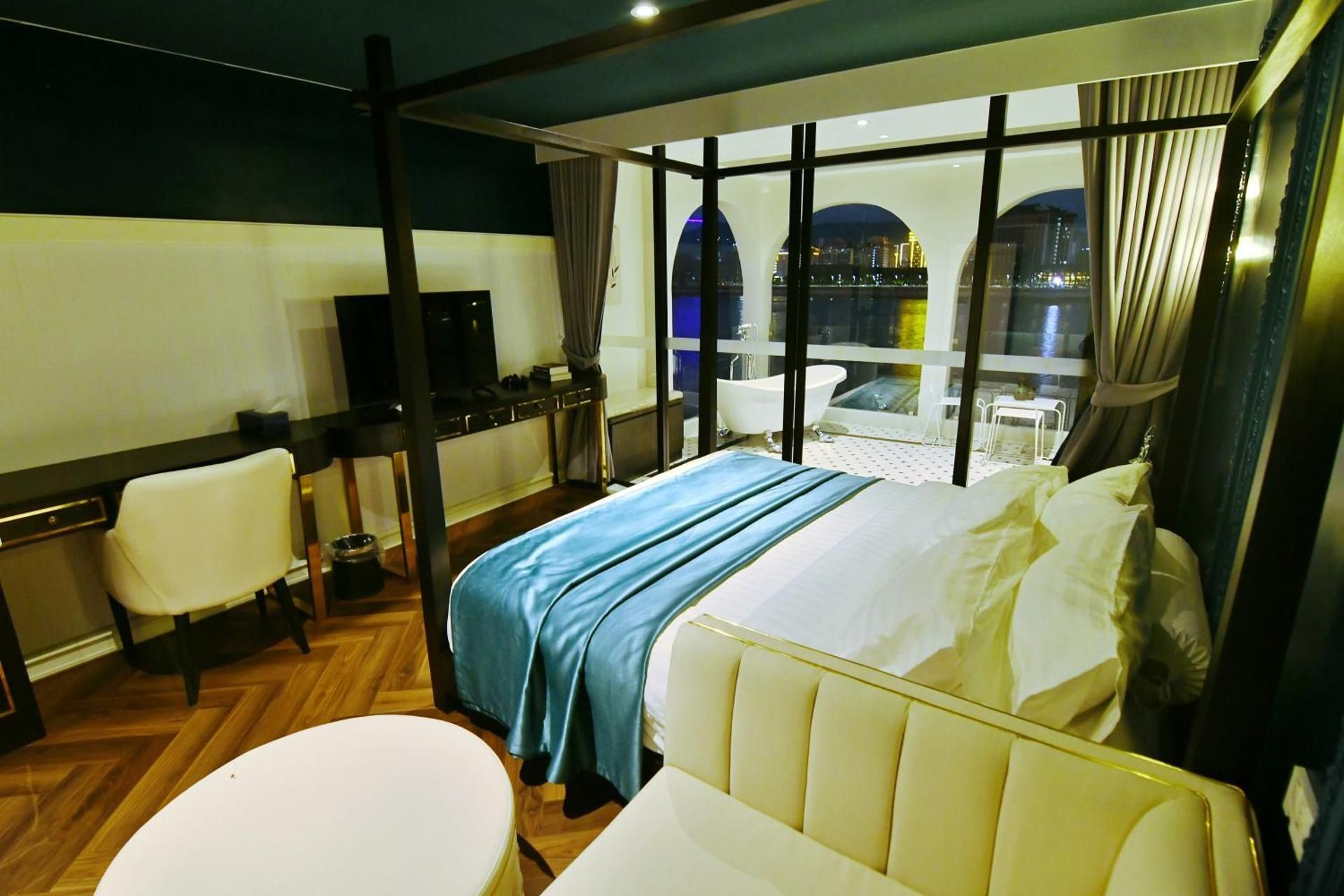 Triple Room with Balcony
