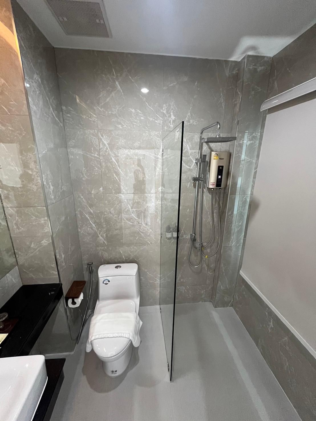 Superior River View King Room