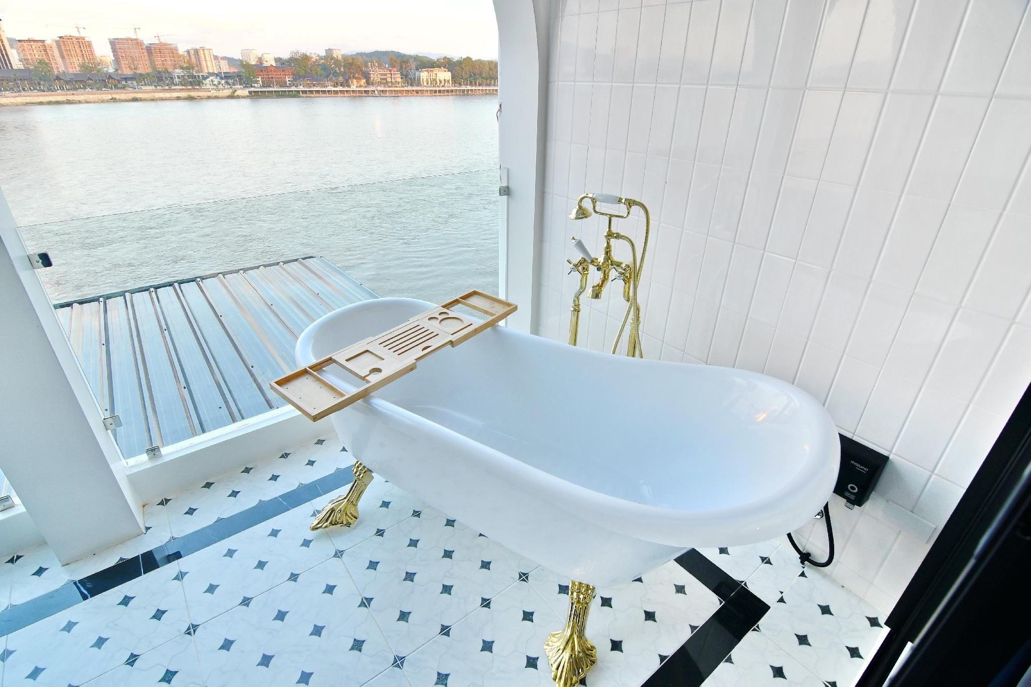 Le Quar Cafe Bistro Bed & Breakfast Blue Royal Room 3