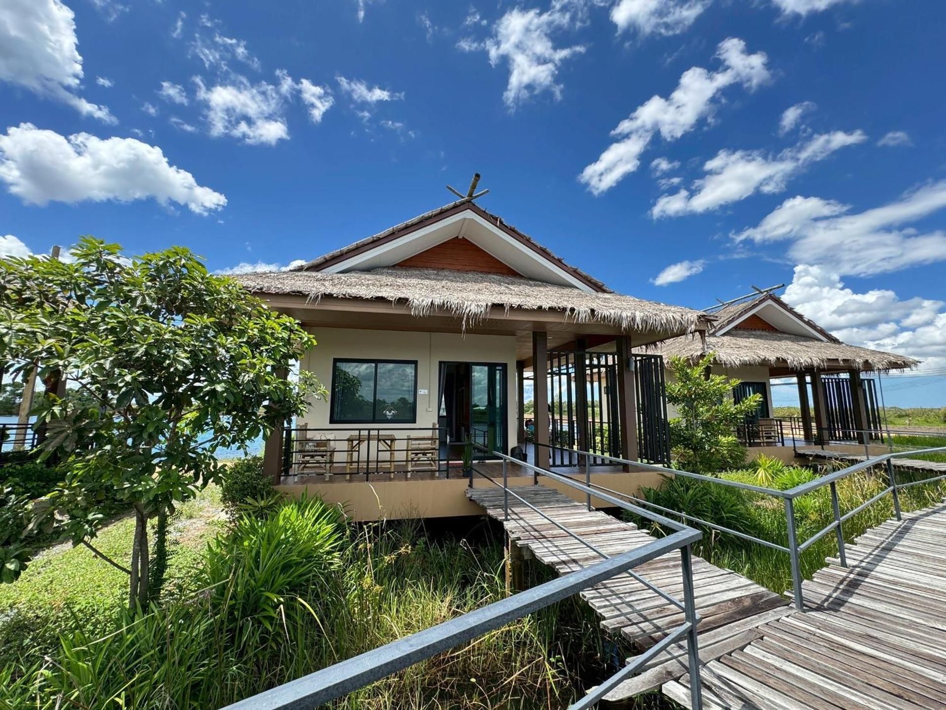Deluxe Bungalow Pool View Twin