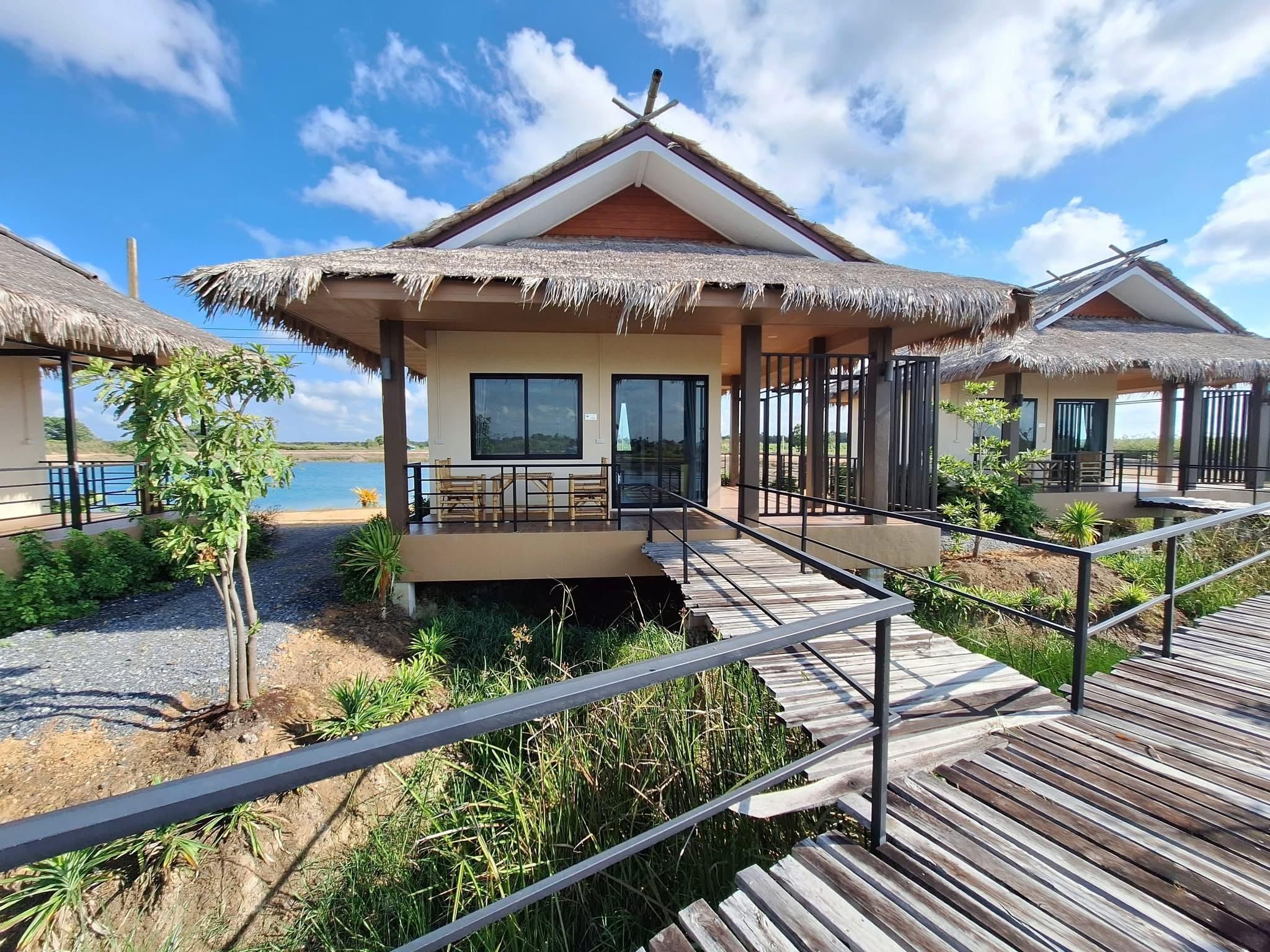 Deluxe Bungalow Pool View Double