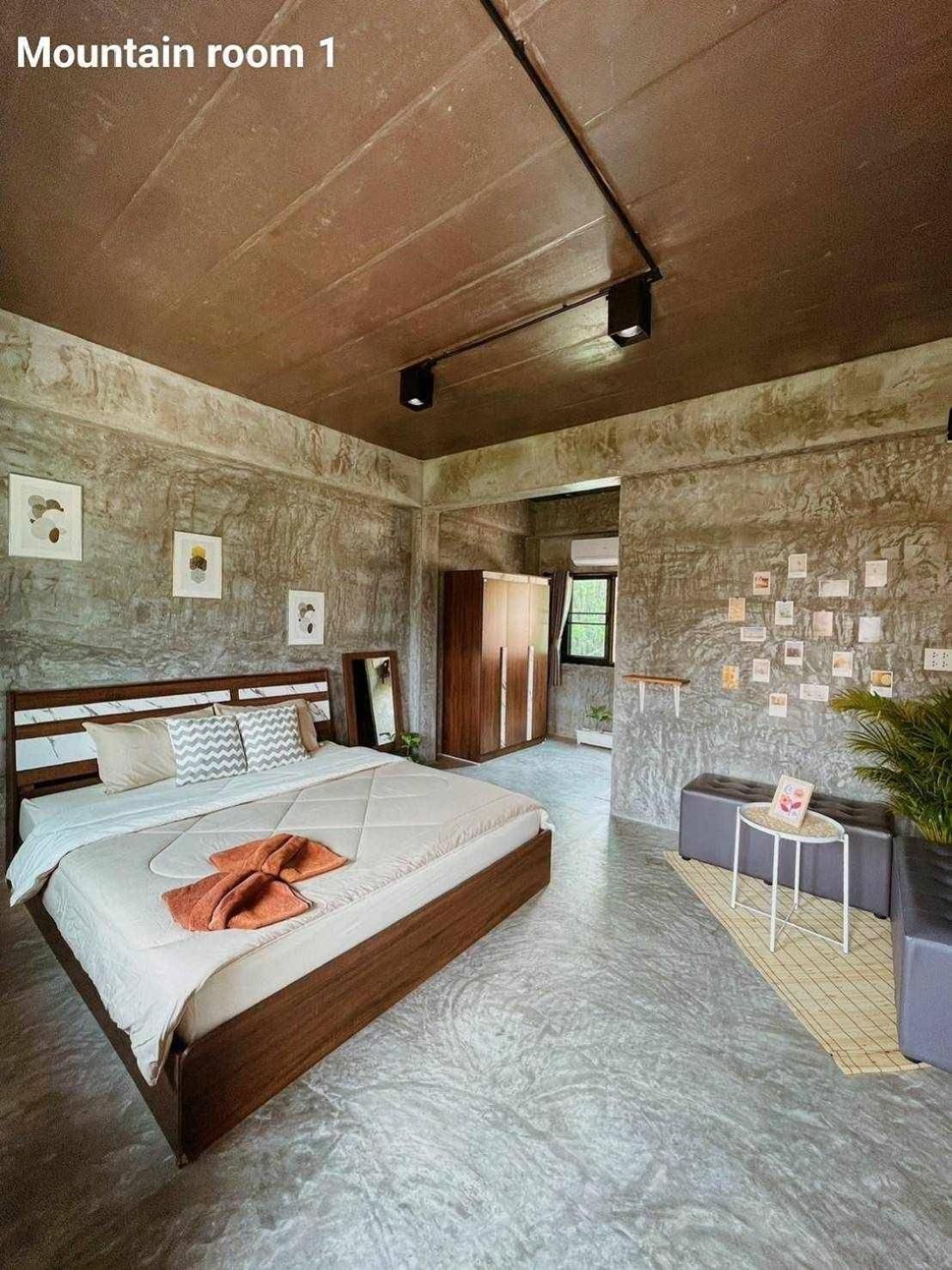 King Room with Mountain View