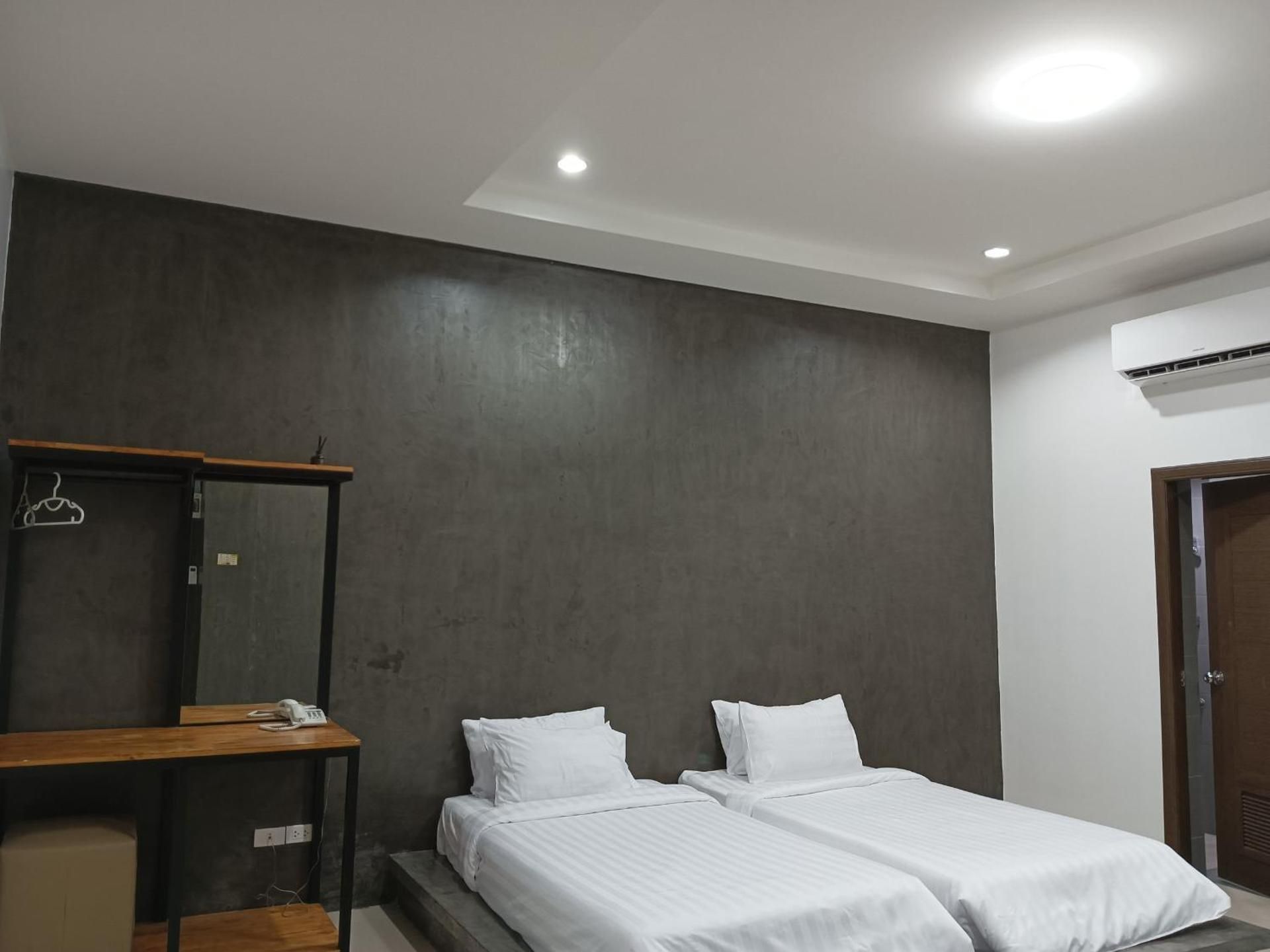 22 Twenty-Two Hotel Twin Room