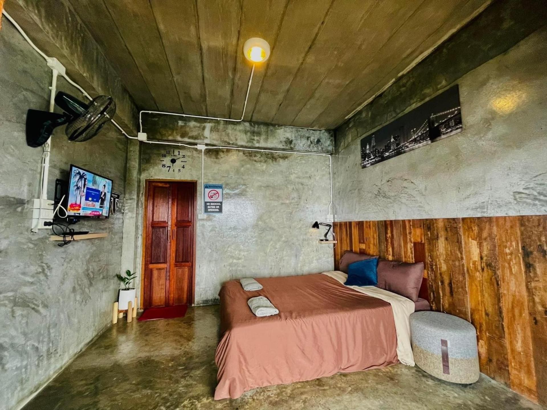 Queen Room with Balcony