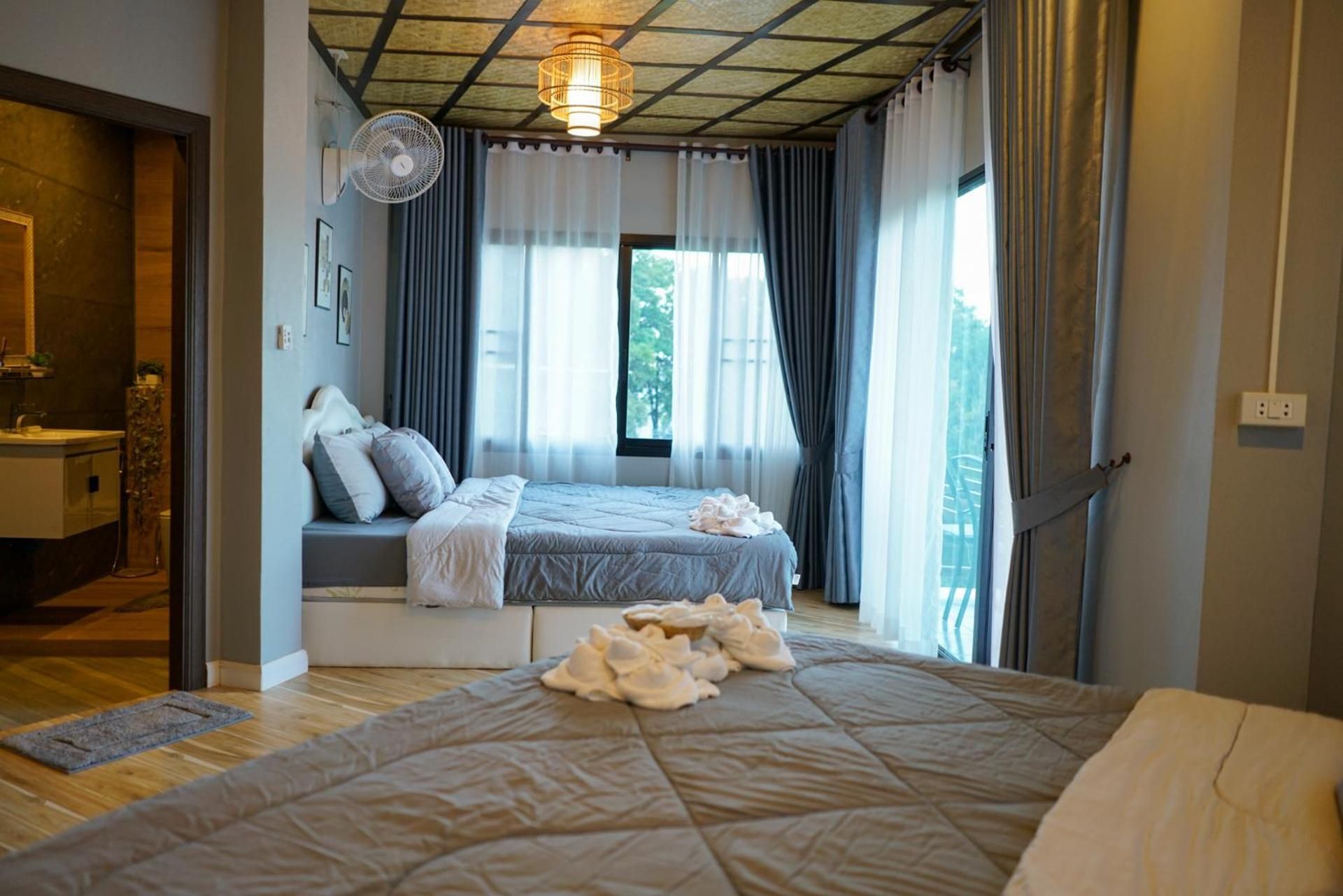 Deluxe Family Room