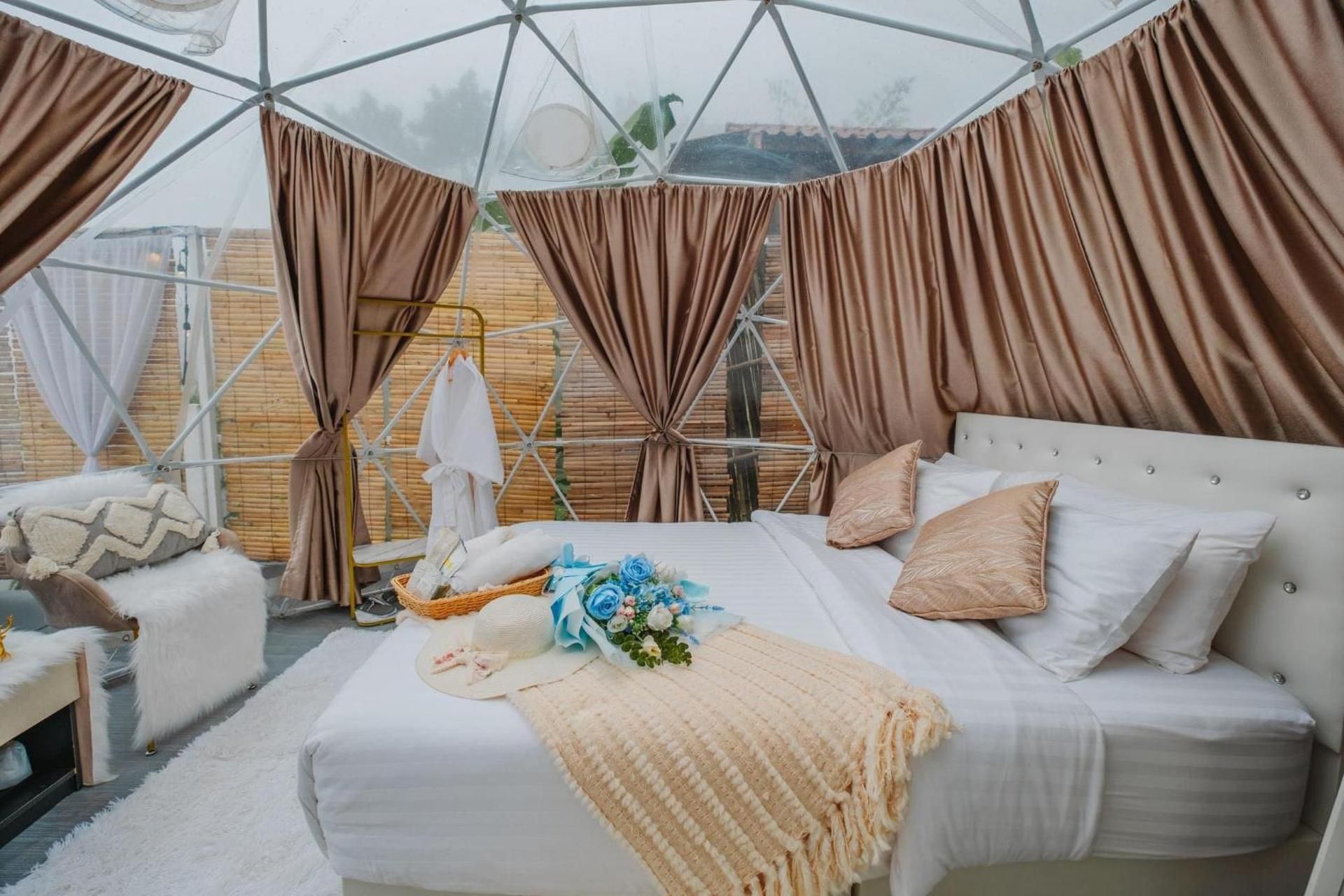 Queen Room with Garden View