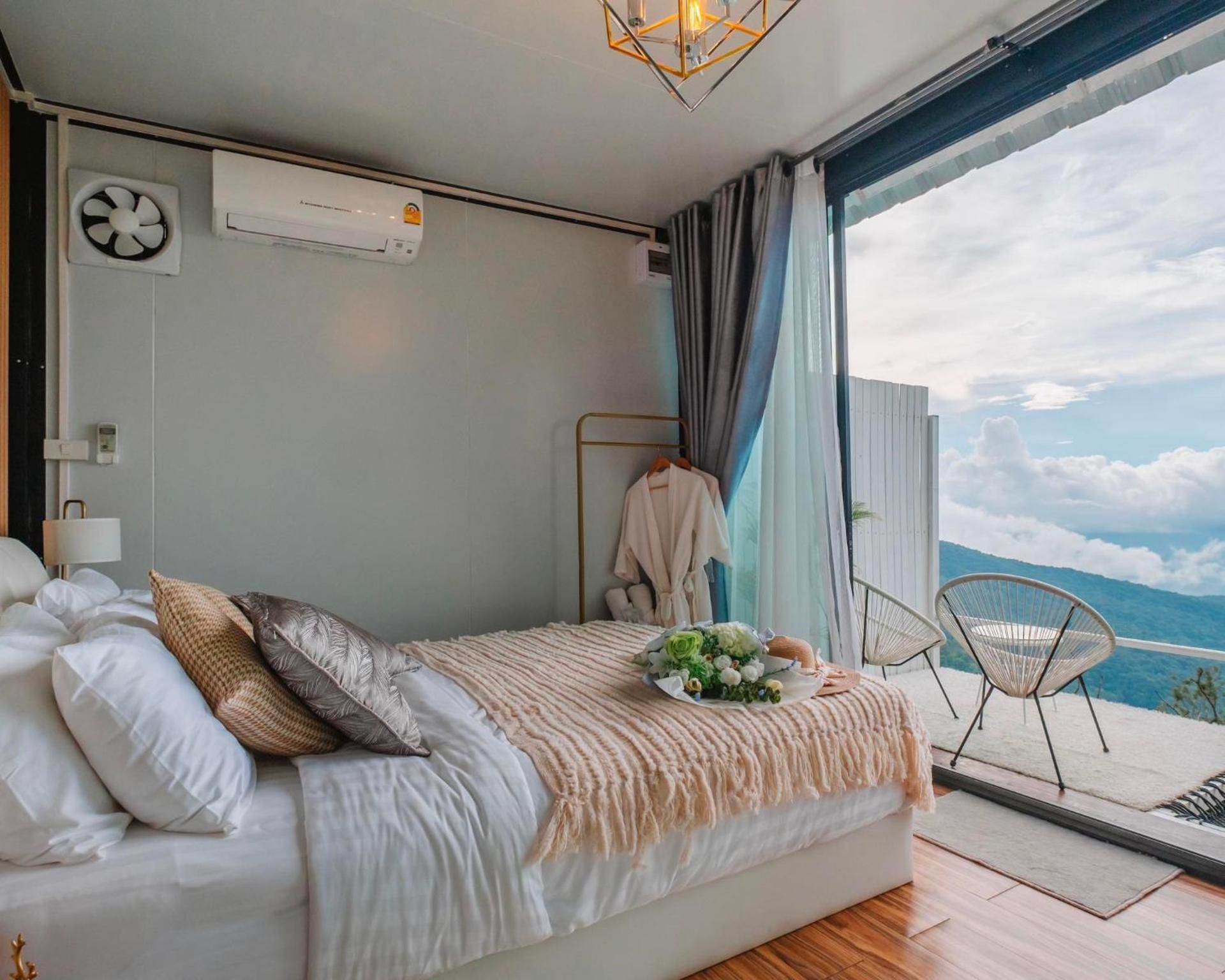 King Room with Mountain View