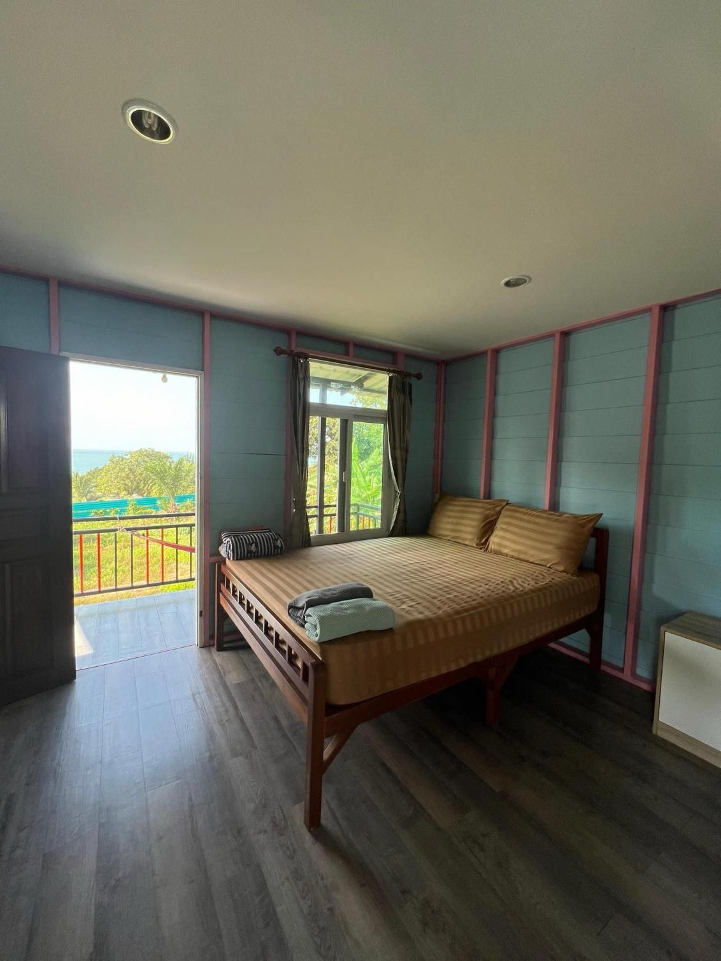 PhaluaiHomestay พะลวยโฮมสเตย์ บ้านไม้
