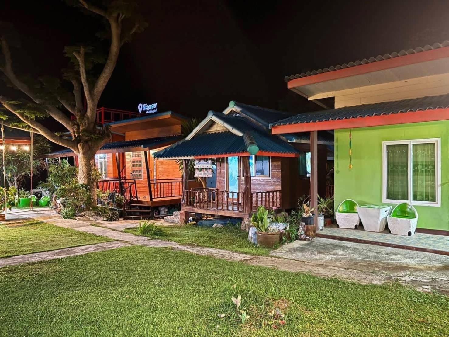 PhaluaiHomestay พะลวยโฮมสเตย์ บ้านไม้