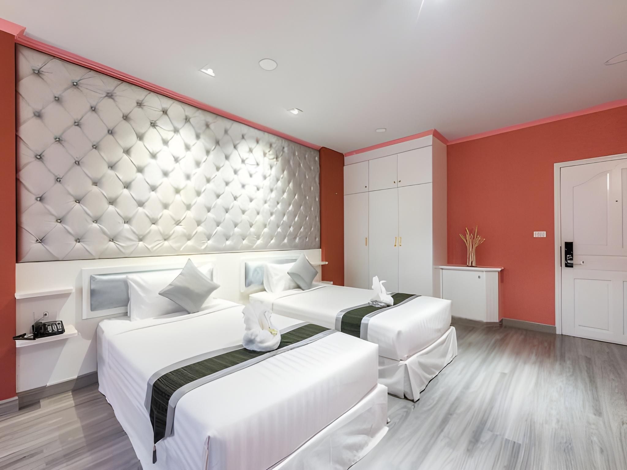 Napheera Royal Tel Junior Suite