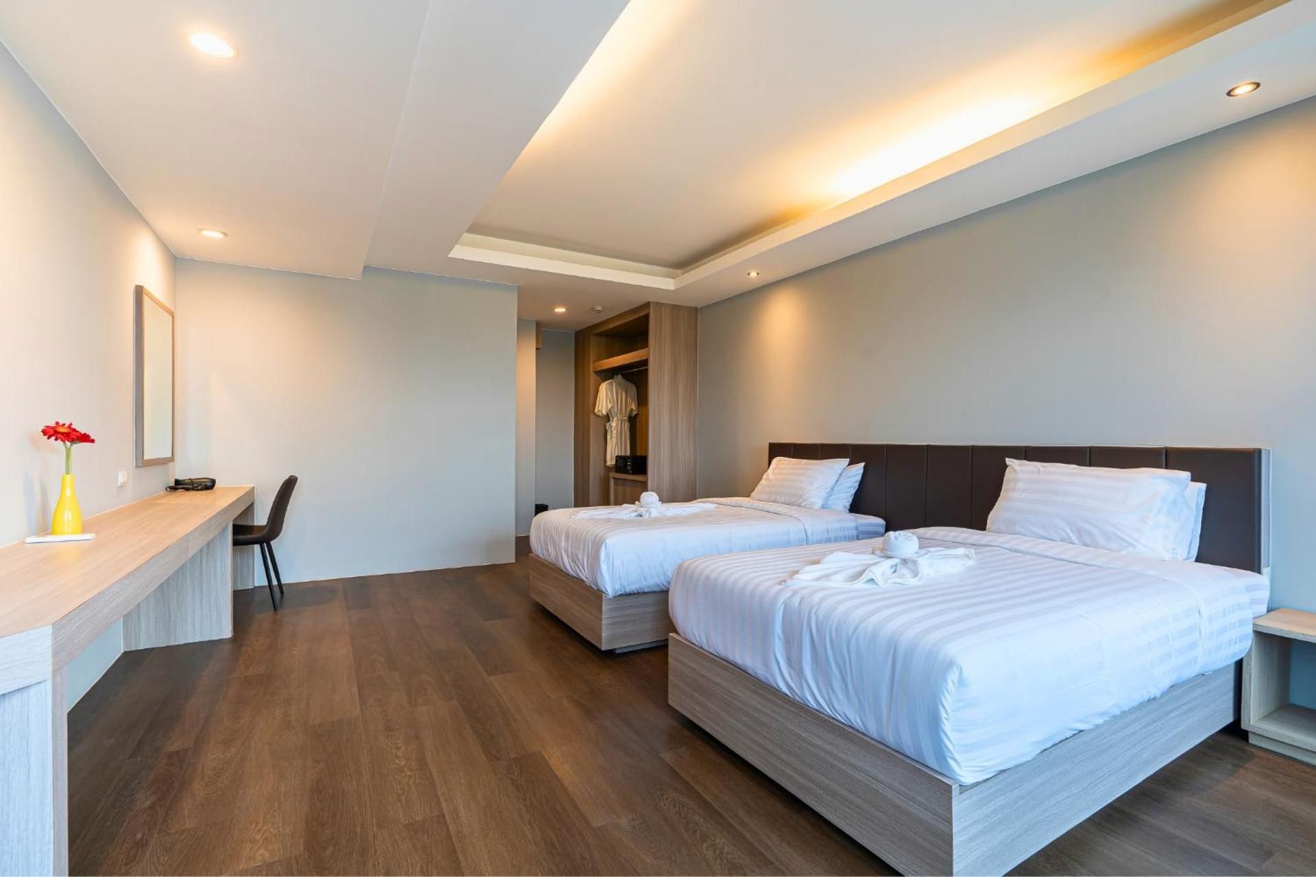 Tisha Hotel Deluxe Suite 2