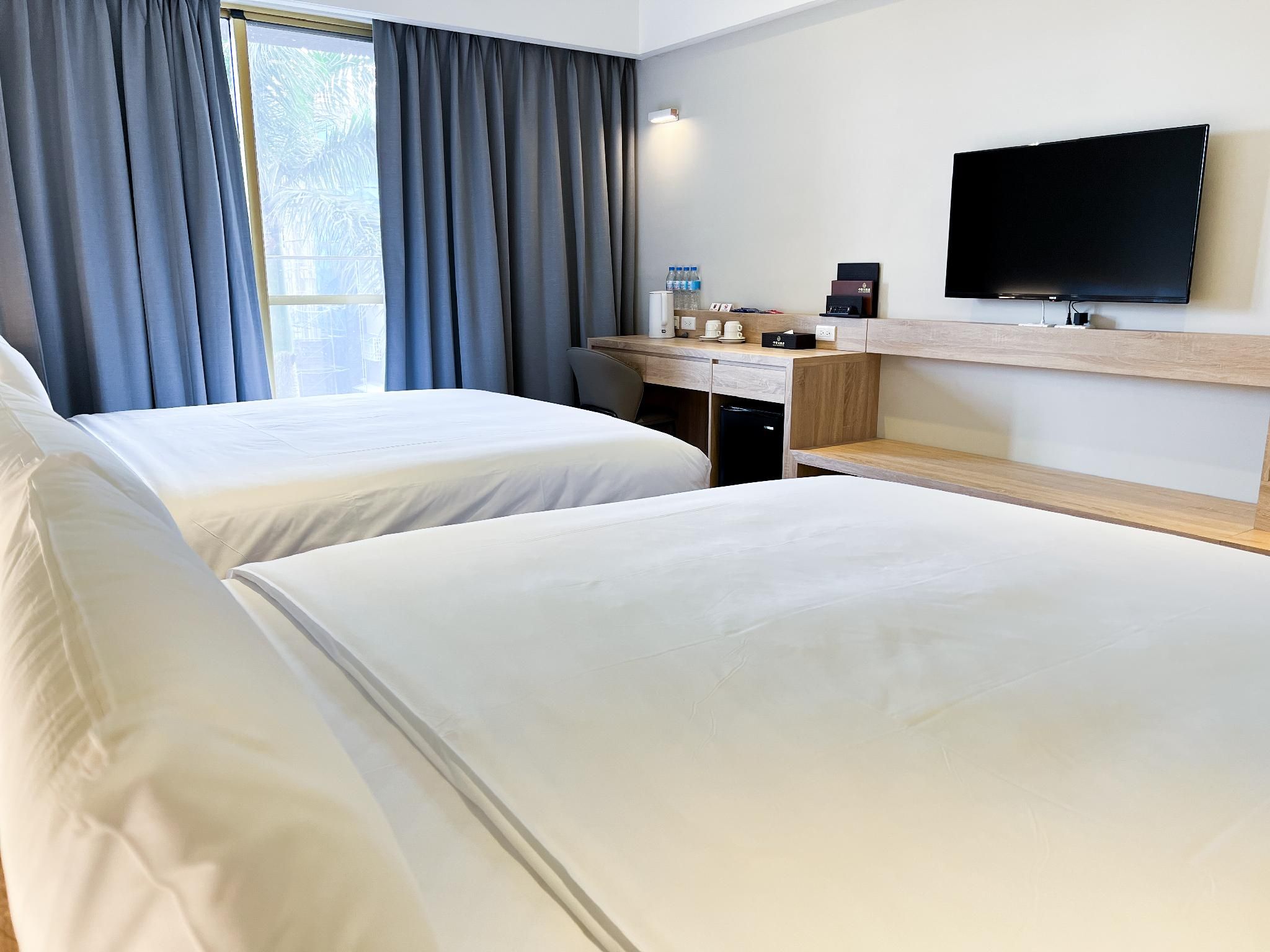 Family Quadruple Room, 2 Queen Beds