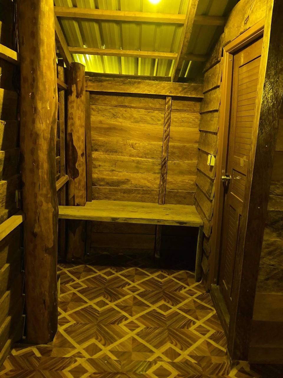 Superior King Suite