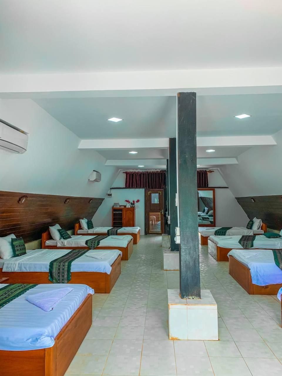 Mixed Dormitory Room