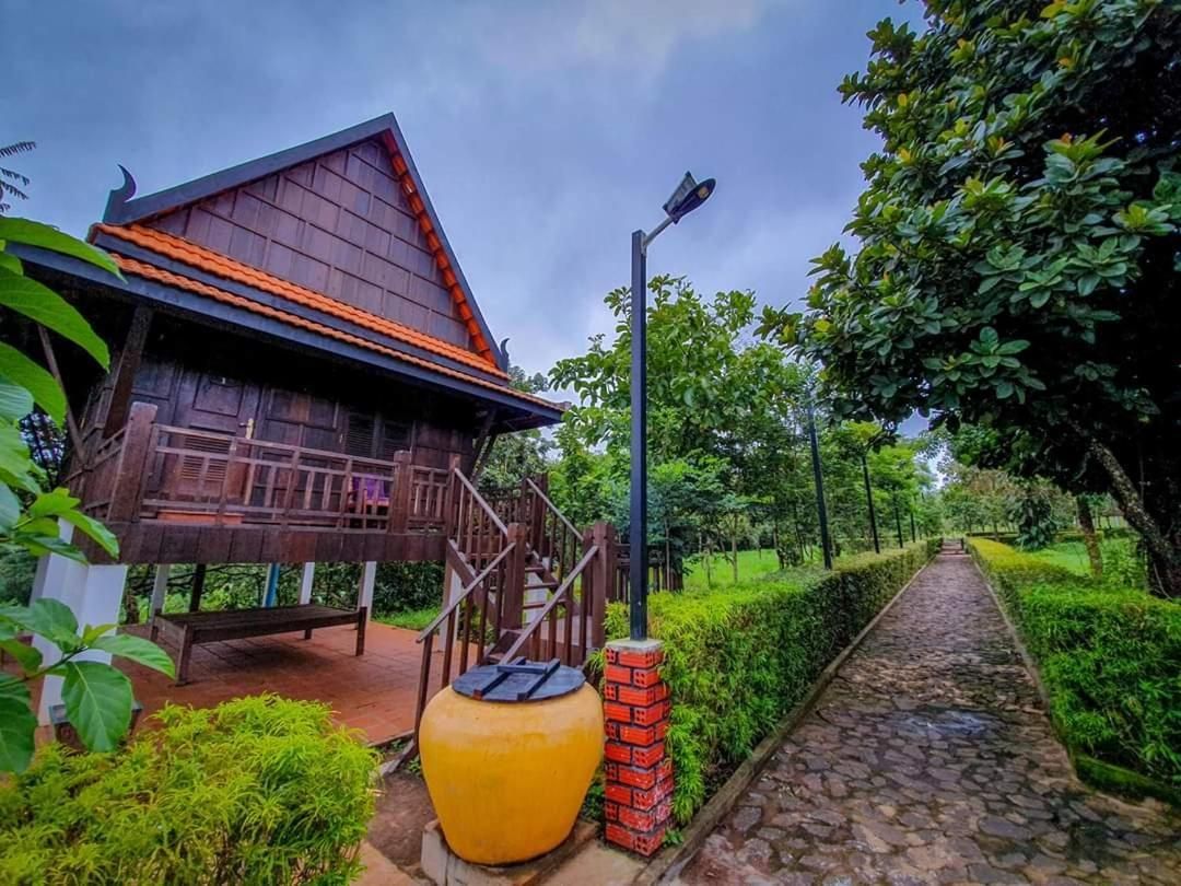 Deluxe Bungalow with Garden View