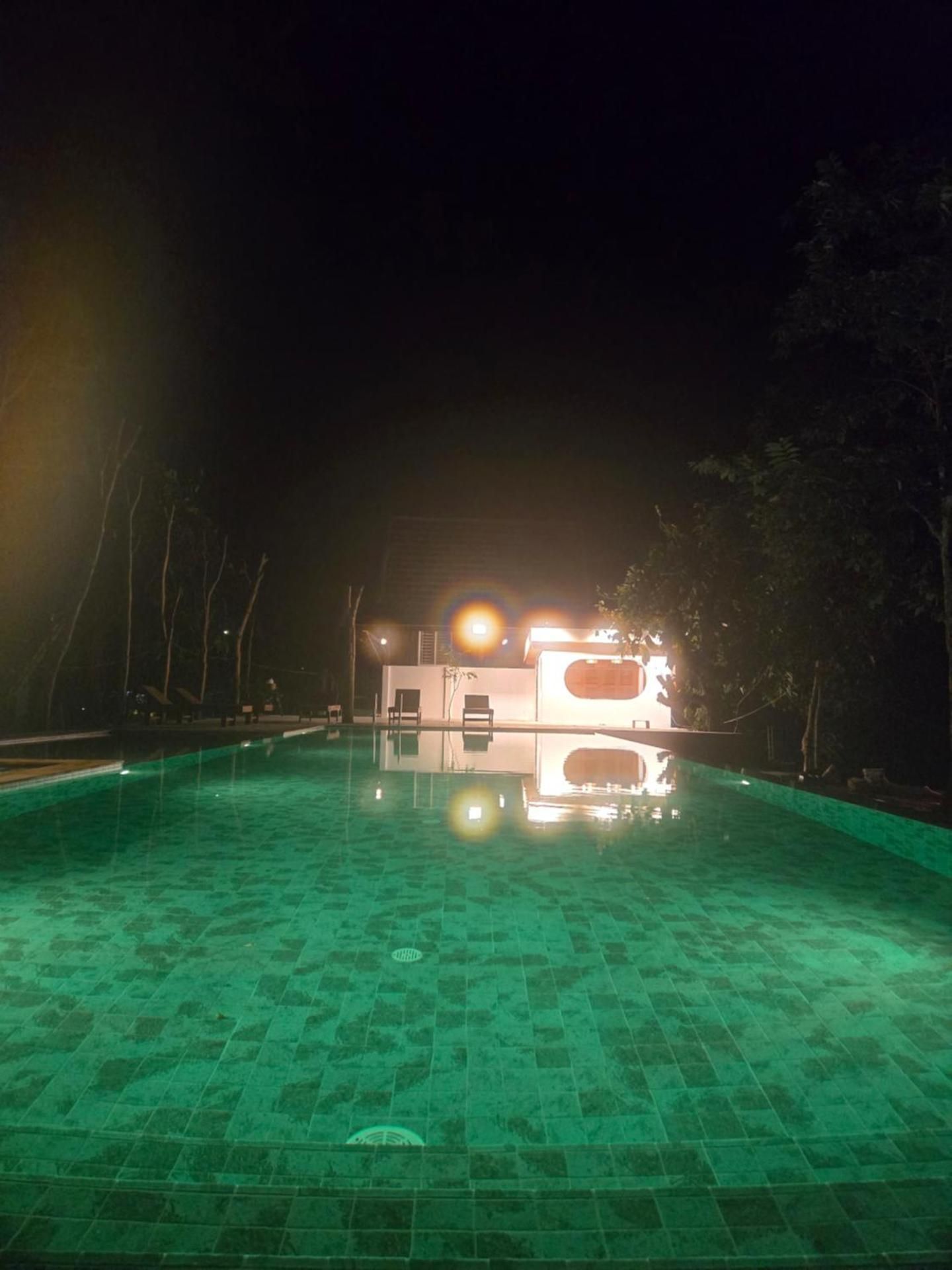 Bungalow with Garden View