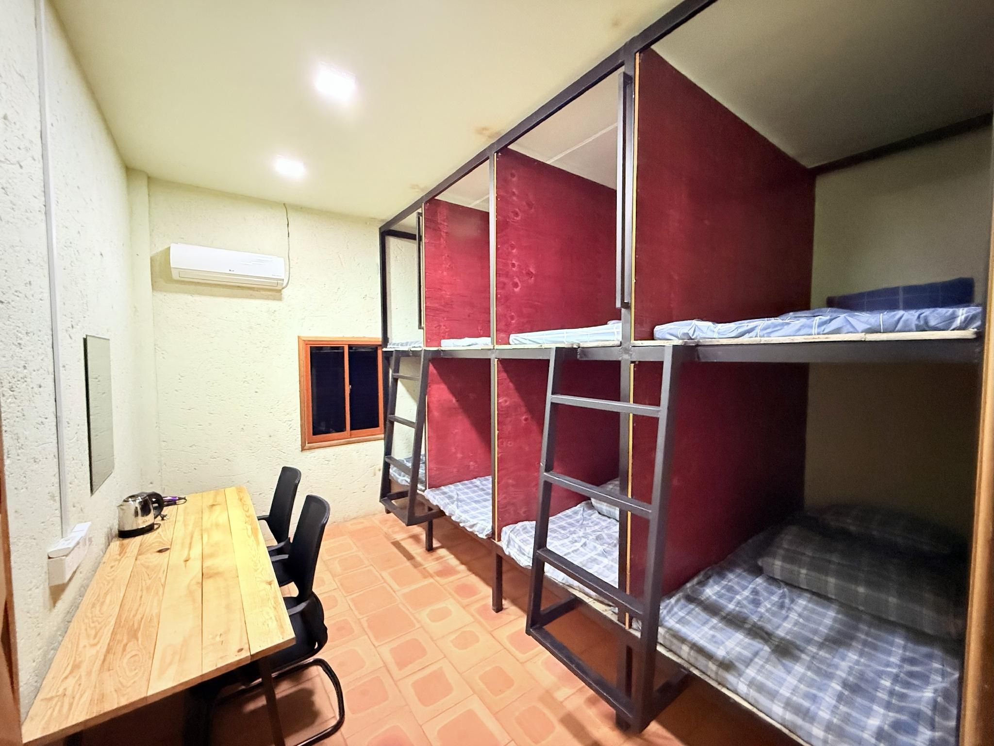 Mixed Dormitory Room