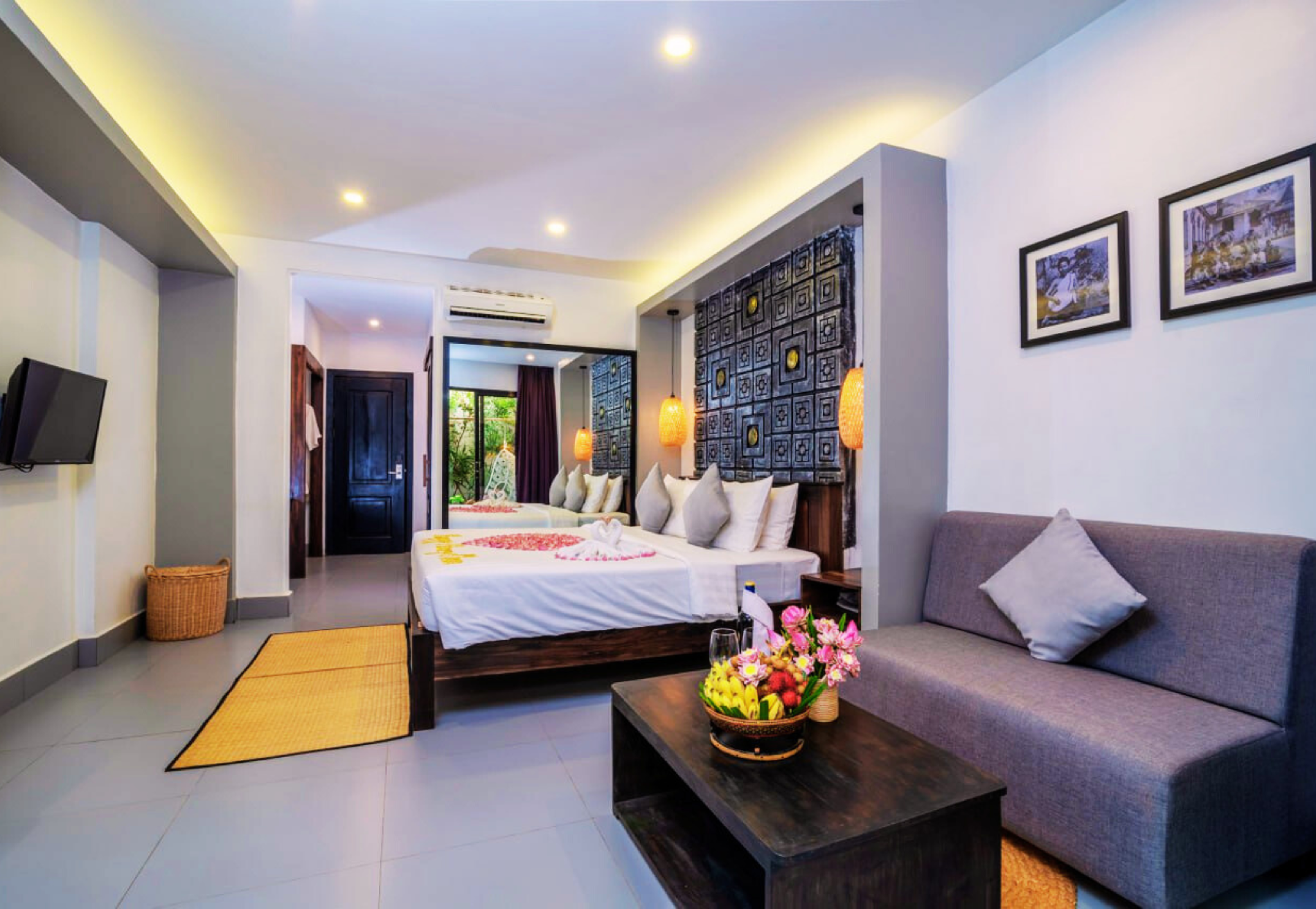 Luxury Pool Access Suite