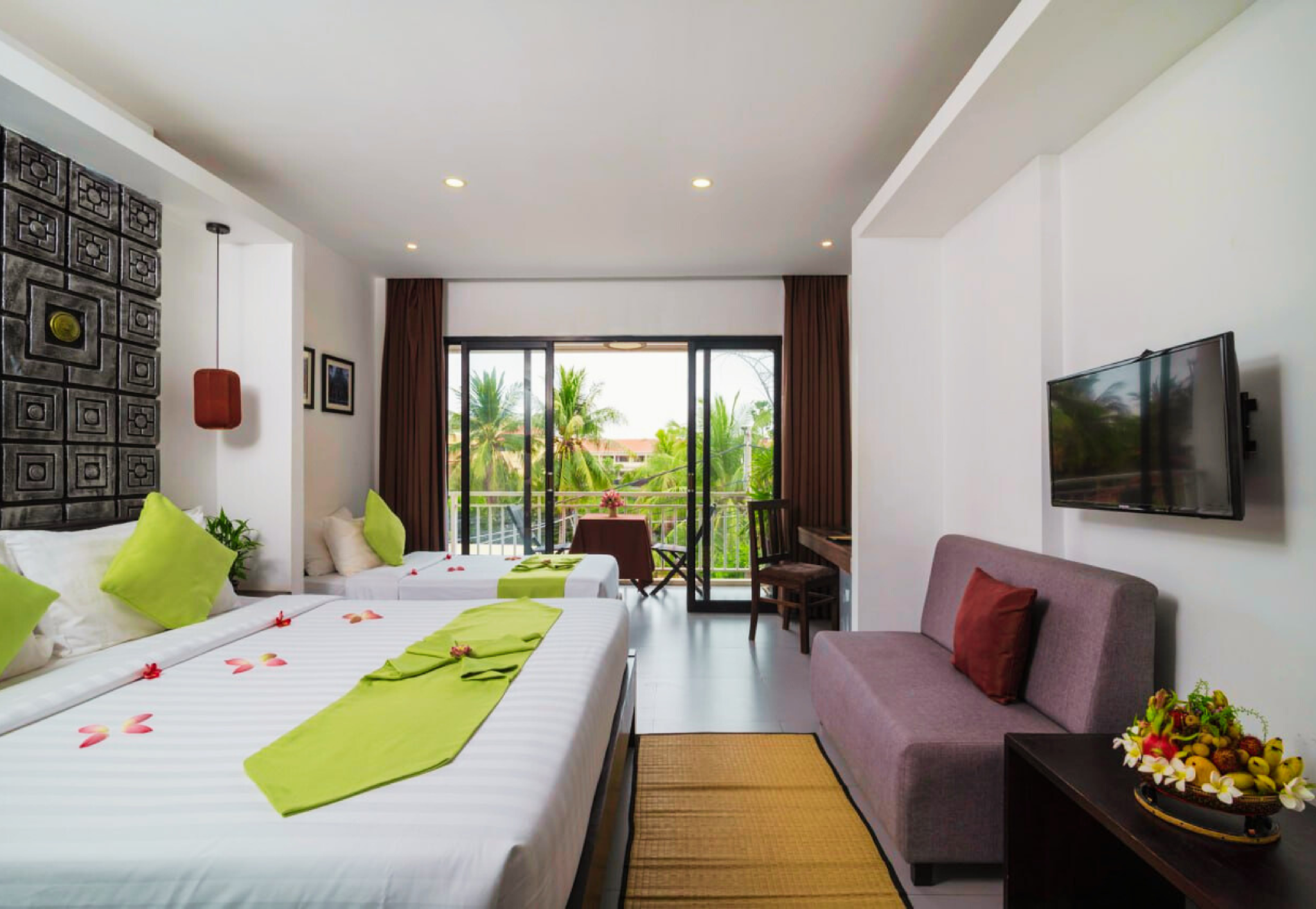 Deluxe Family Room