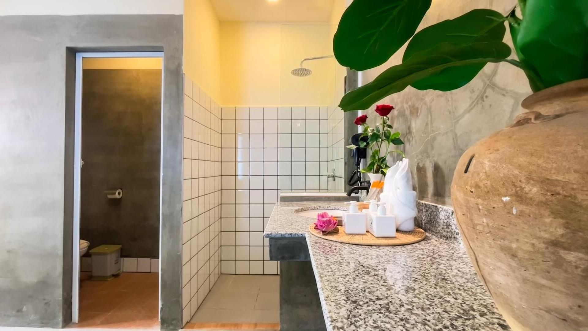 Cabana Double or Twin with Balcony - Free Pick Up