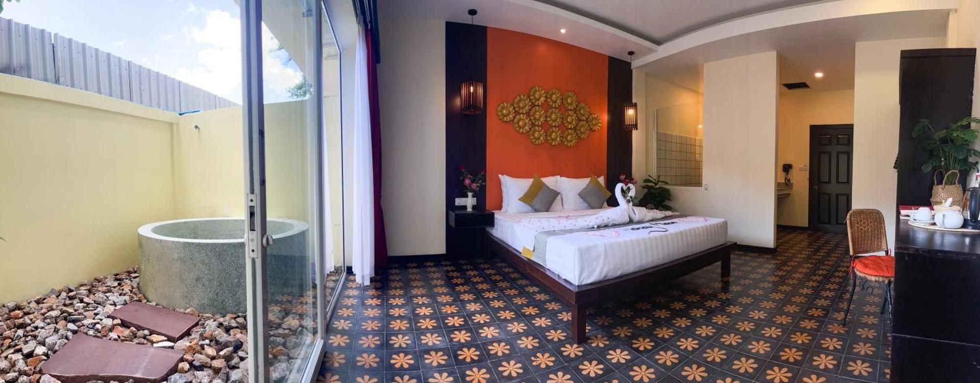 Honeymoon Suite - Free Pick Up