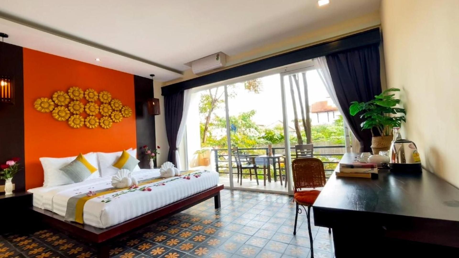 Junior Suite with Balcony Pool View - Free Pick Up
