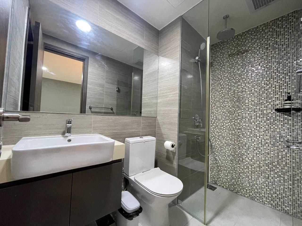 1 Bedroom Apartment with Balcony and Views