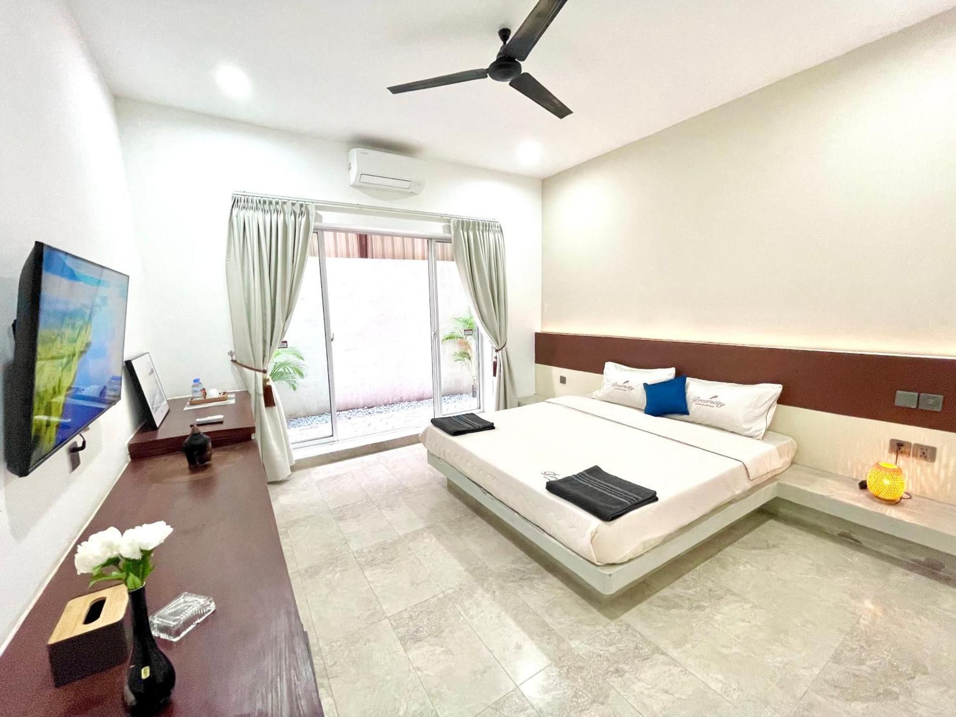 Deluxe King Room