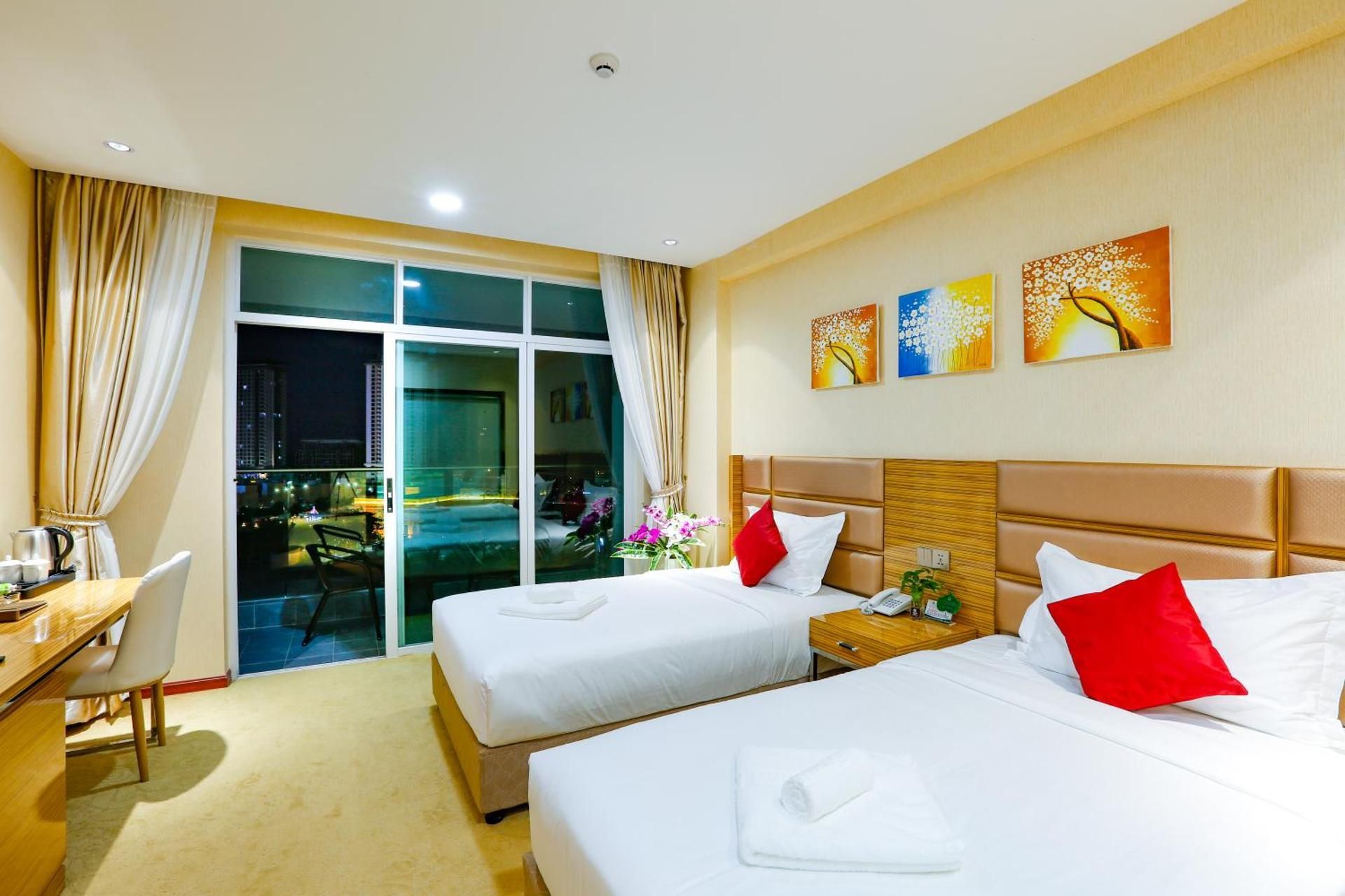Diamond Pearl Hotel Business Twin Room 2