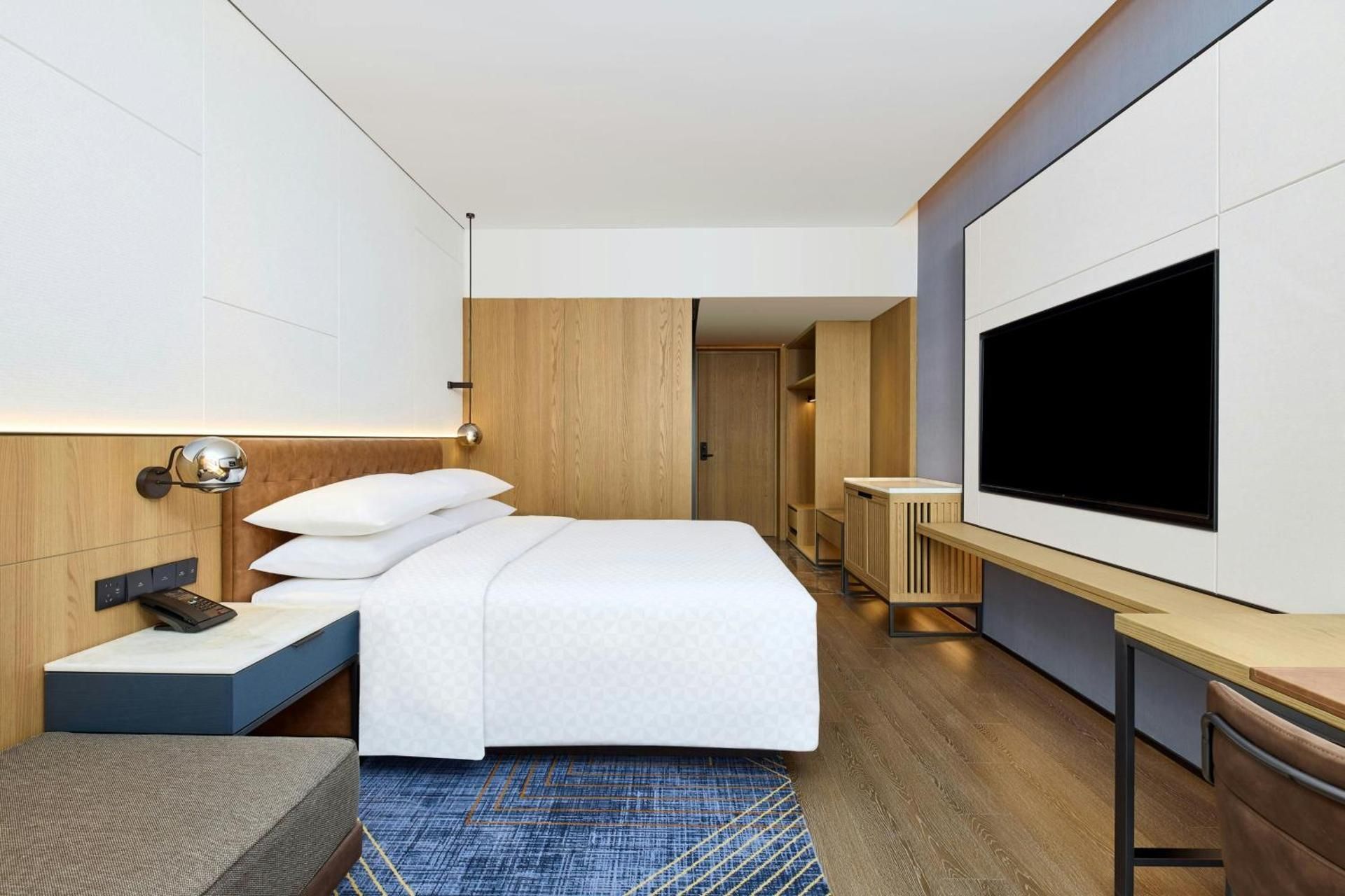 King Room with Courtyard View