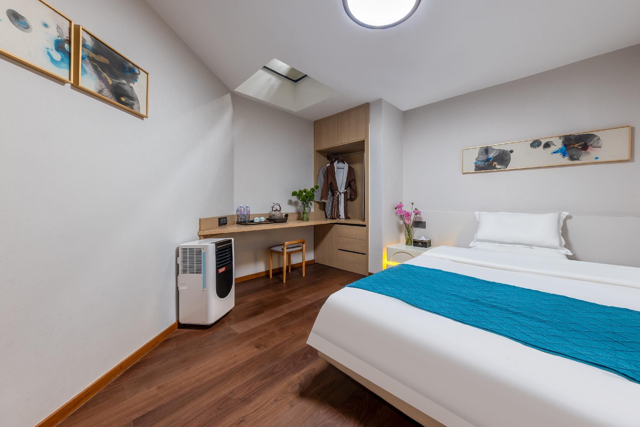 Floral Hotel Jinning Qixi Gongguan Homestay Double Room