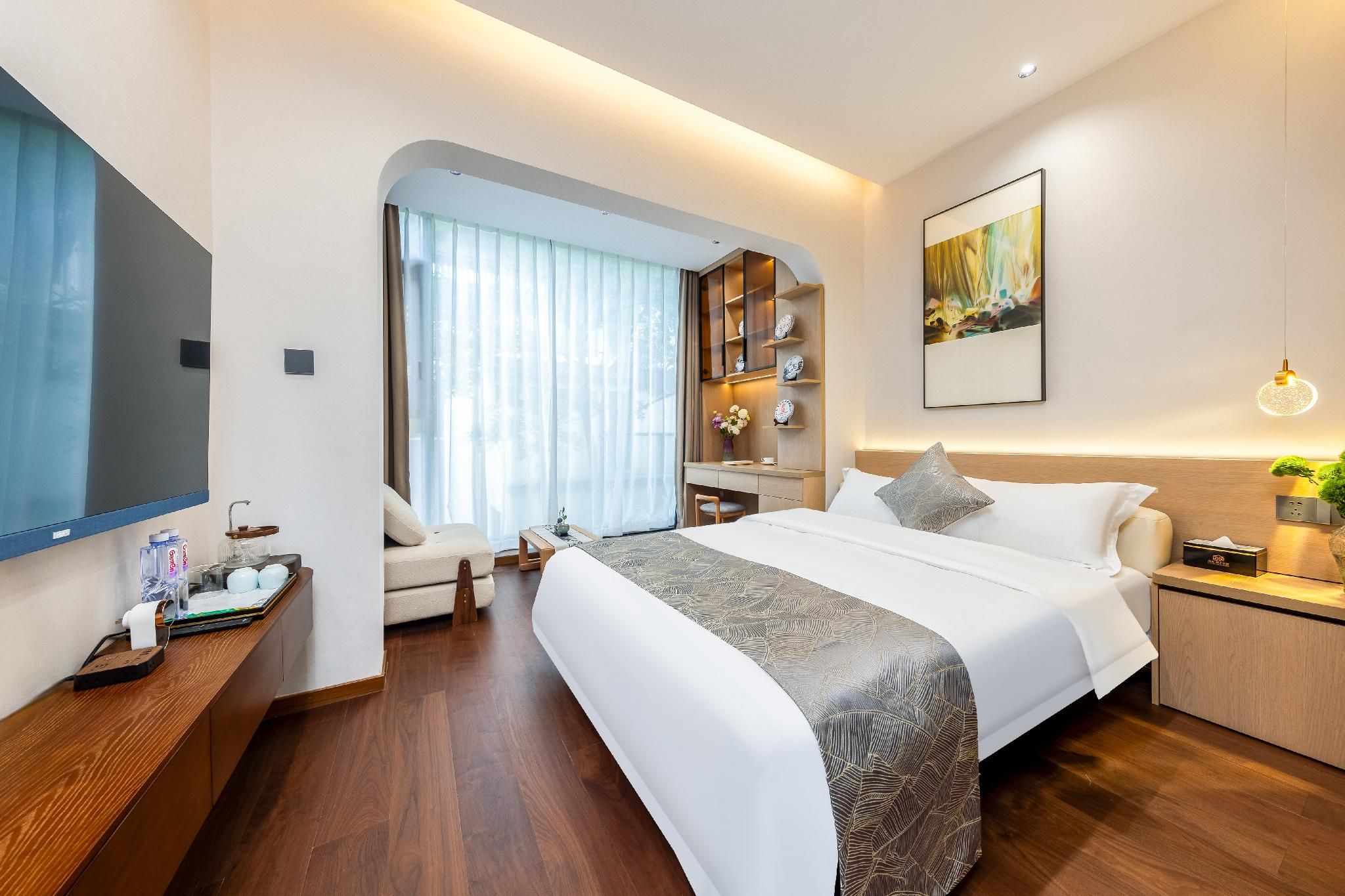 Floral Hotel Jinning Qixi Gongguan Homestay