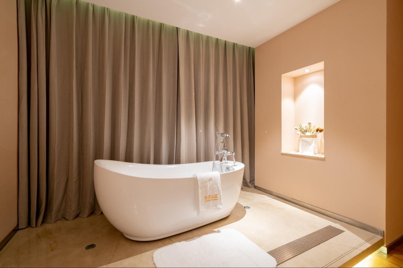 Huazhu - Huayang Deluxe Bed Room