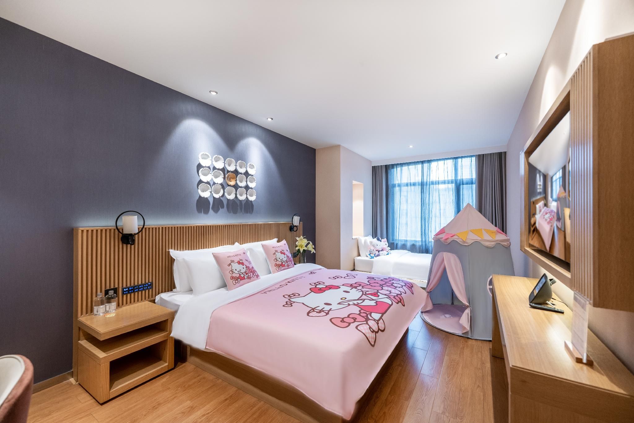 Huazhu - Deluxe Bonding Room