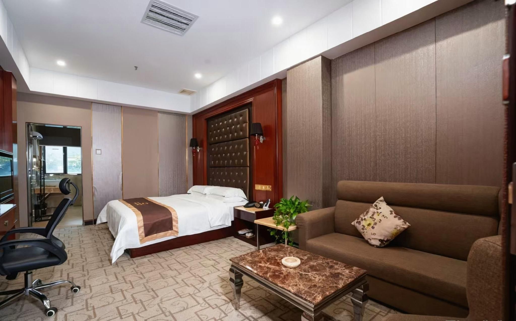 Superior Queen Room