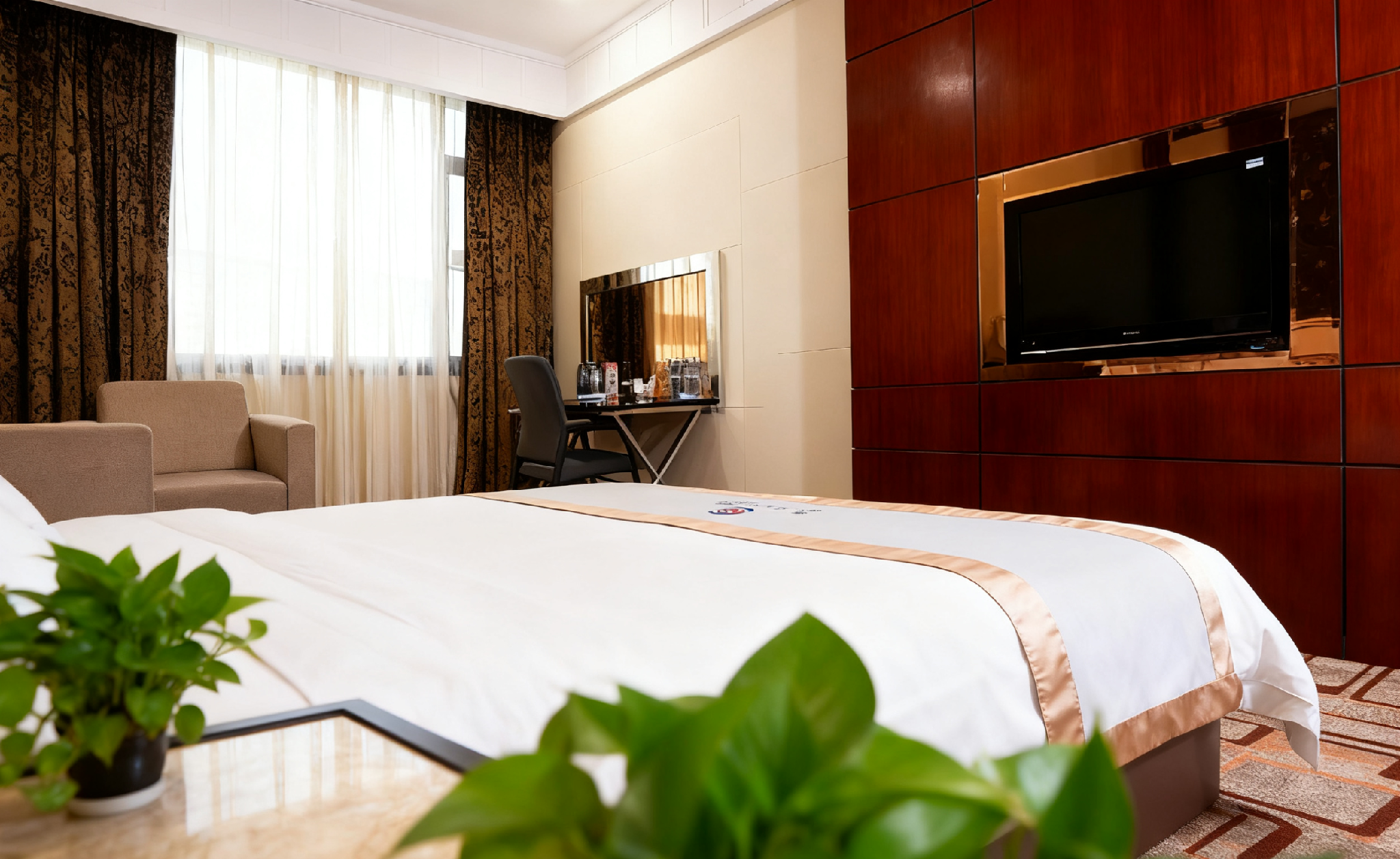 Deluxe Room Queen