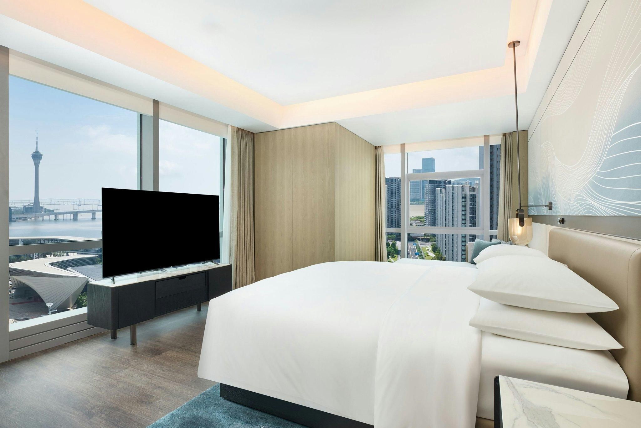 Courtyard Suite, Suite, 1 King, City view