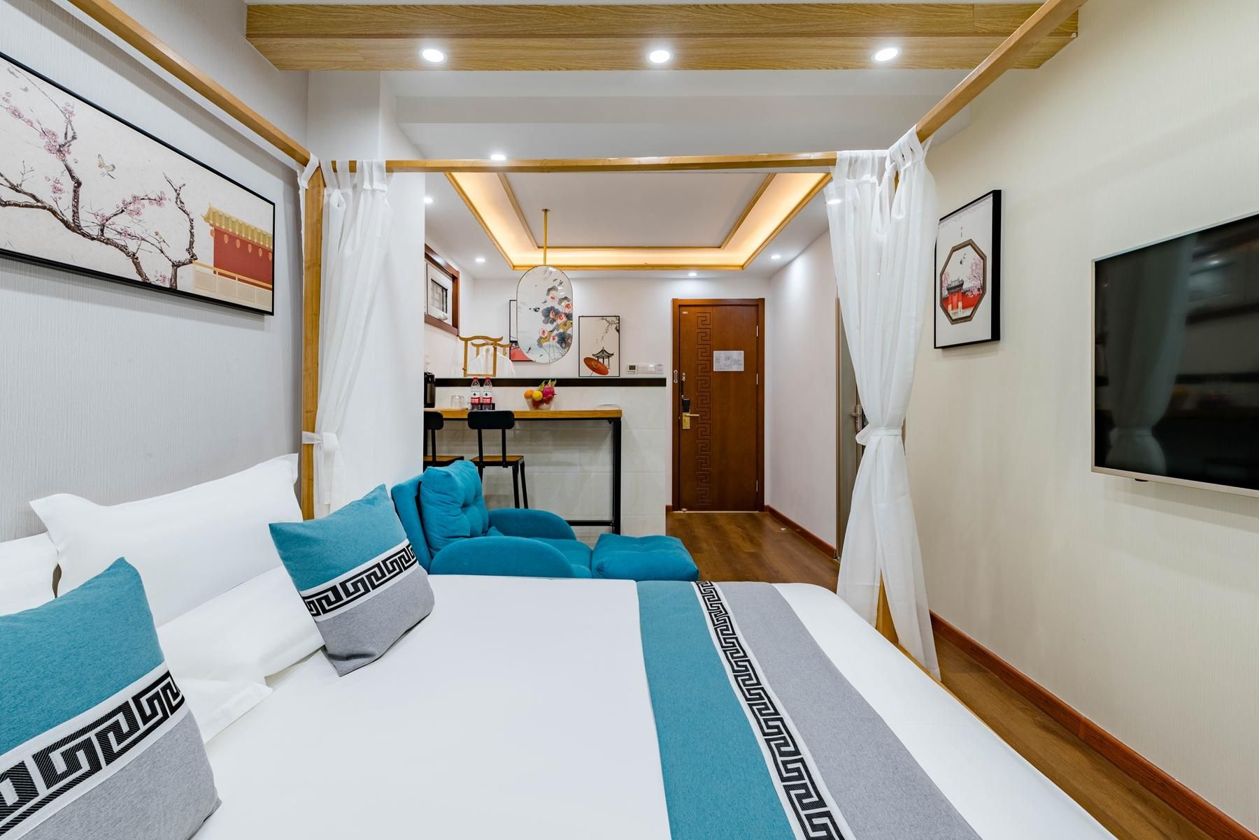 Comfort Queen Room